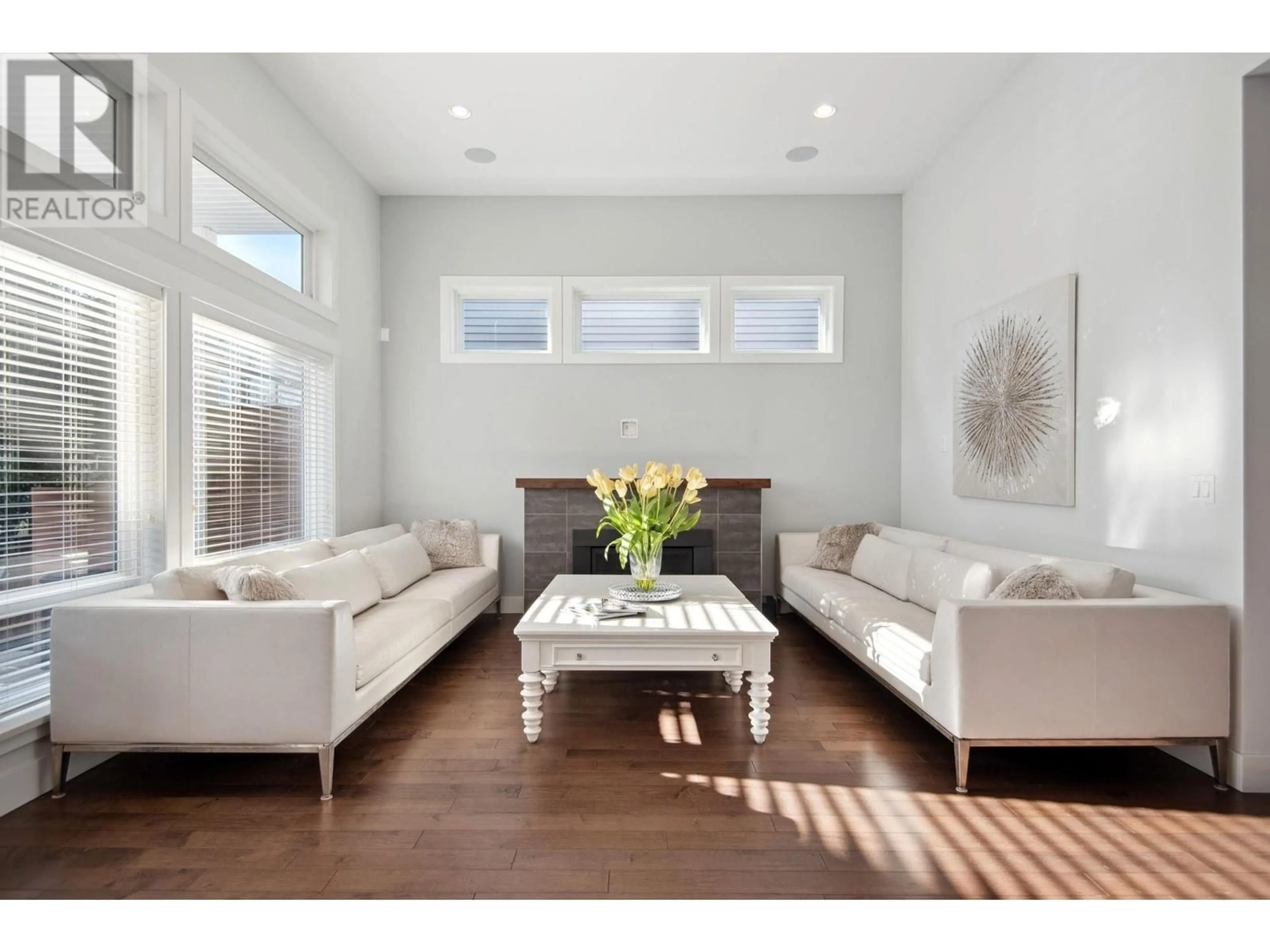 Living room with furniture, wood/laminate floor for 4682 MALLARD LANE, Tsawwassen British Columbia V4M0B4