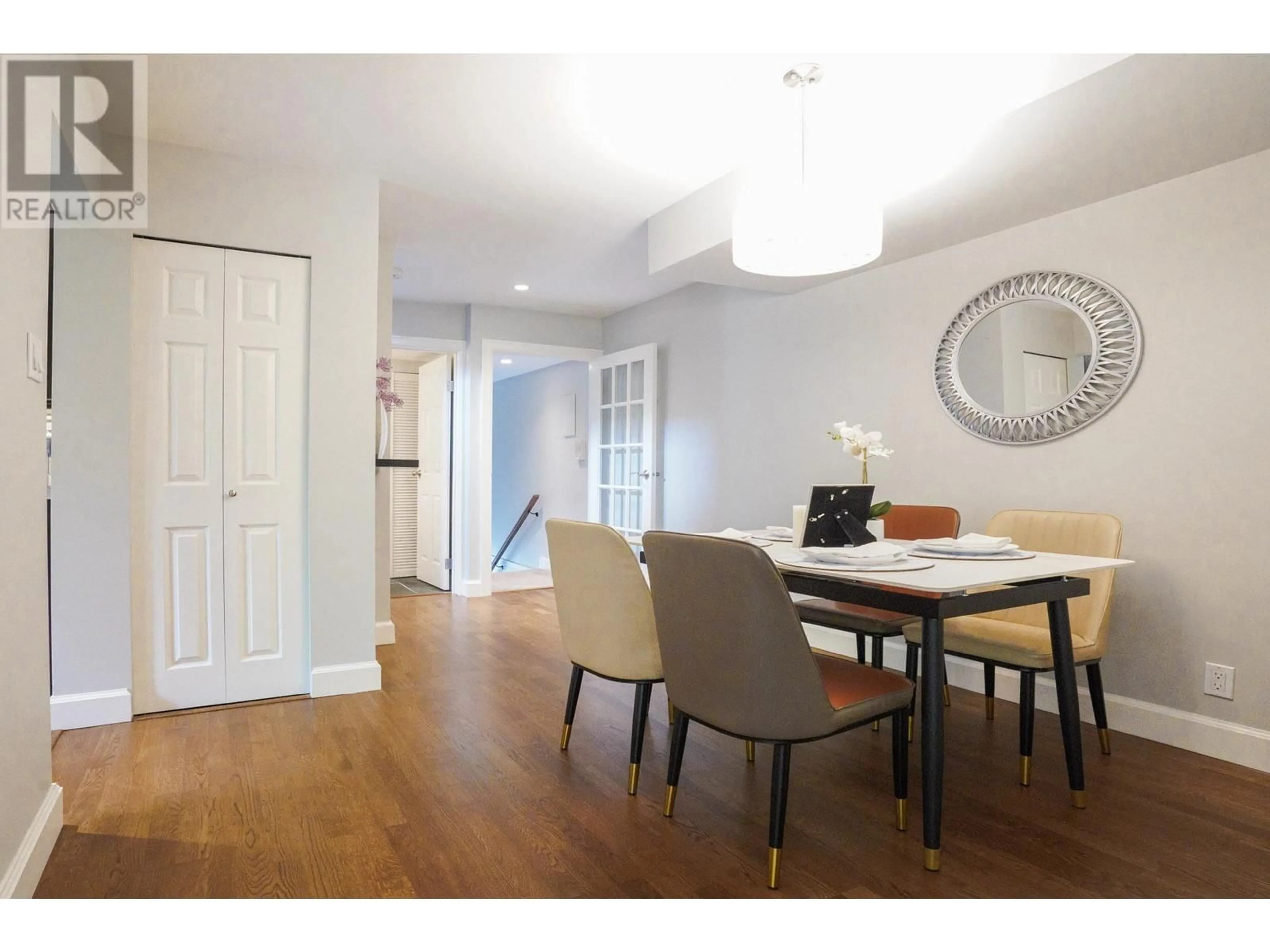 Dining room, wood/laminate floor for 3349 MOUNTAIN HIGHWAY, North Vancouver British Columbia V7K2H4