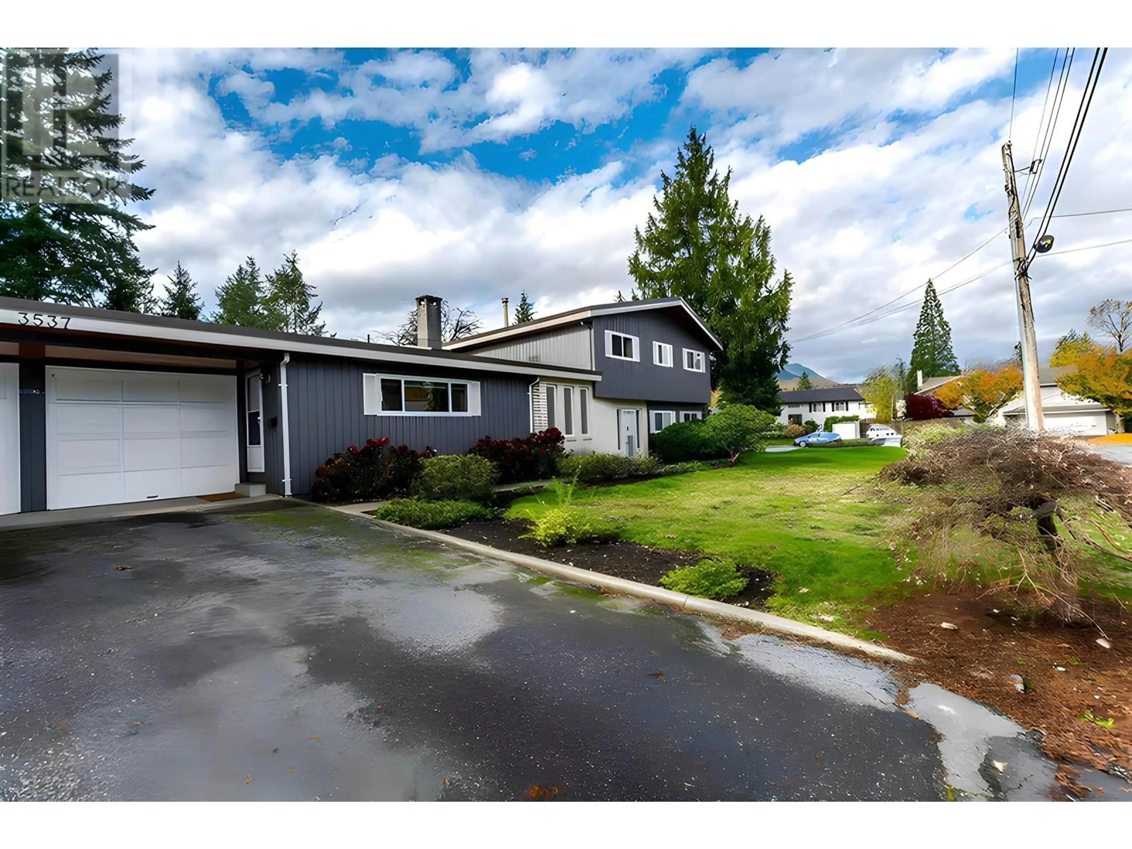 A pic from outside/outdoor area/front of a property/back of a property/a pic from drone, unknown for 3537 STEVENSON STREET, Port Coquitlam British Columbia V3B4M5