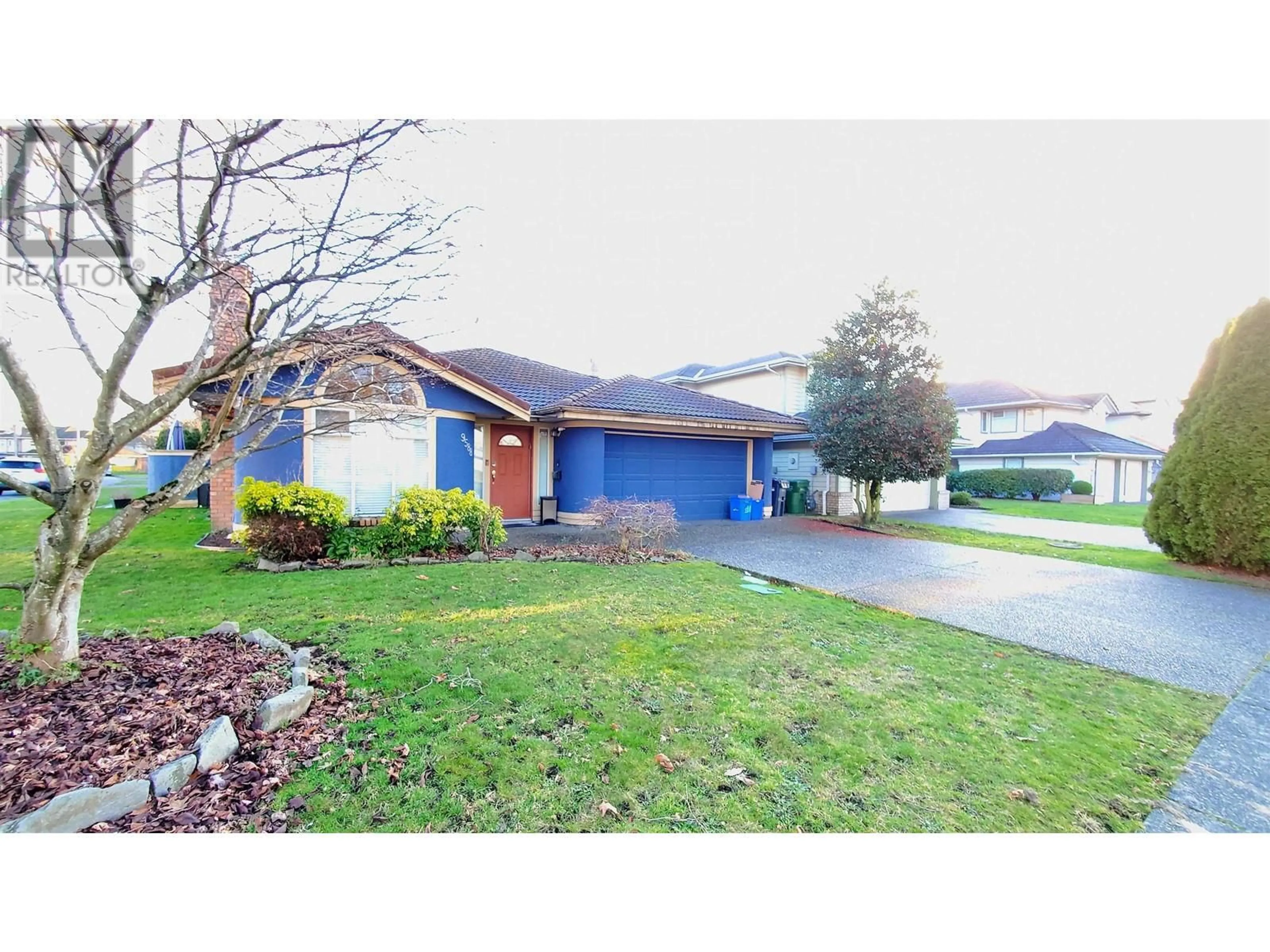 Home with vinyl exterior material, street for 9588 CAPSTAN WAY, Richmond British Columbia V6X3N1