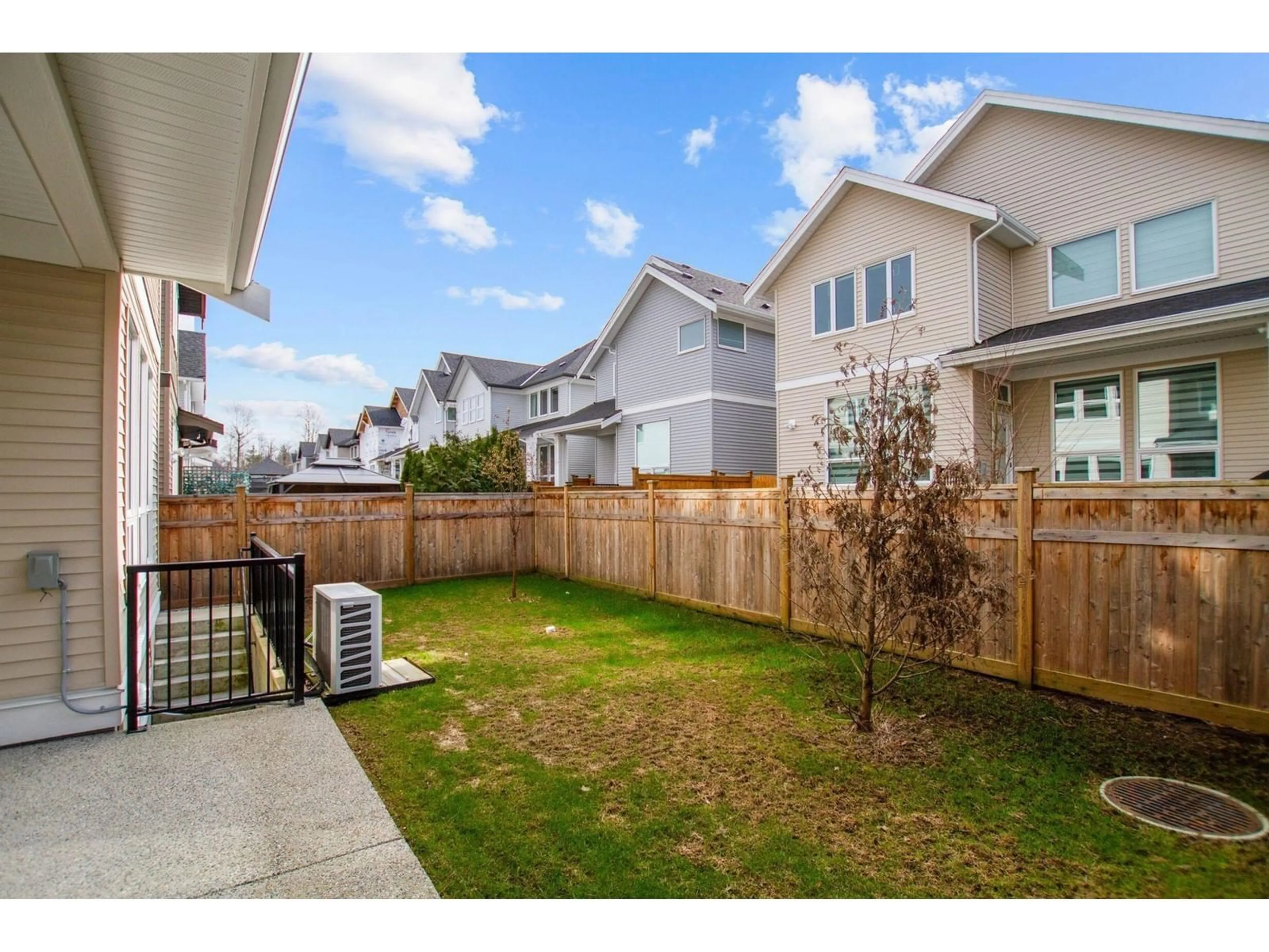 Patio, street for 20496 77B AVENUE, Langley British Columbia V2Y4K3