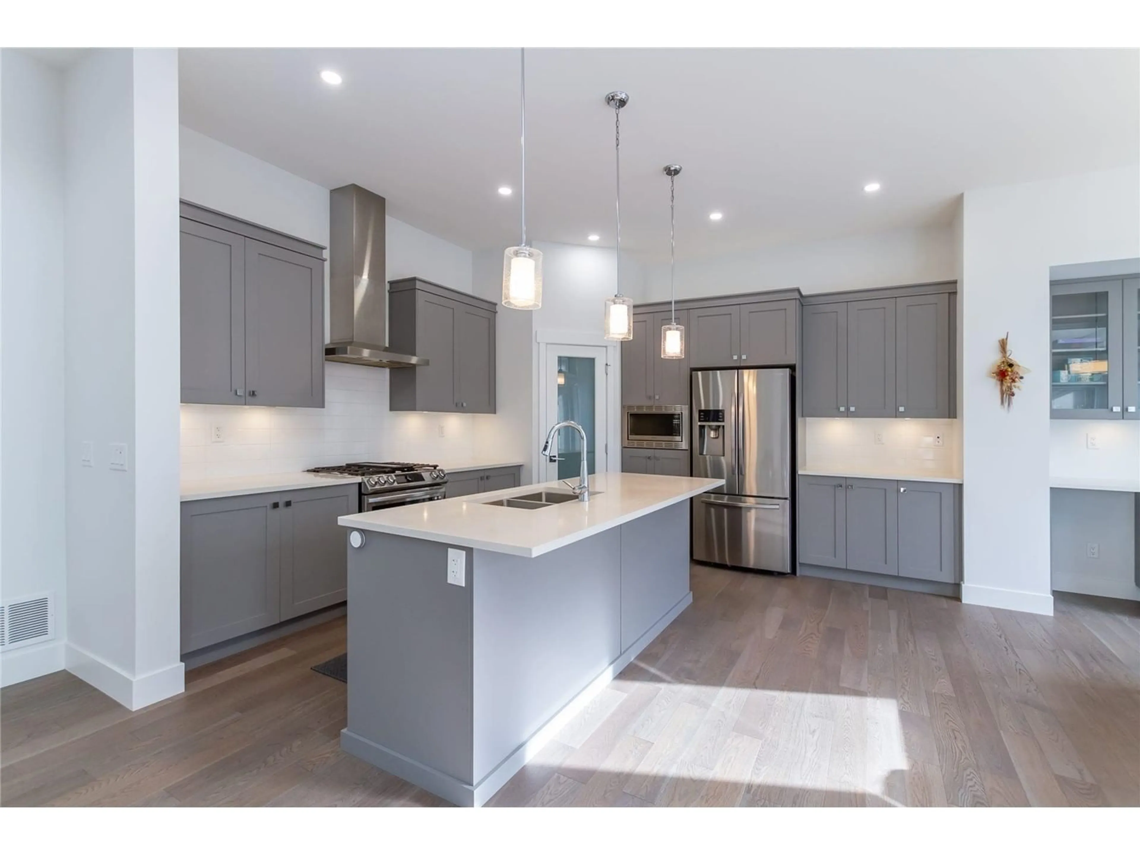 Open concept kitchen, unknown for 20496 77B AVENUE, Langley British Columbia V2Y4K3