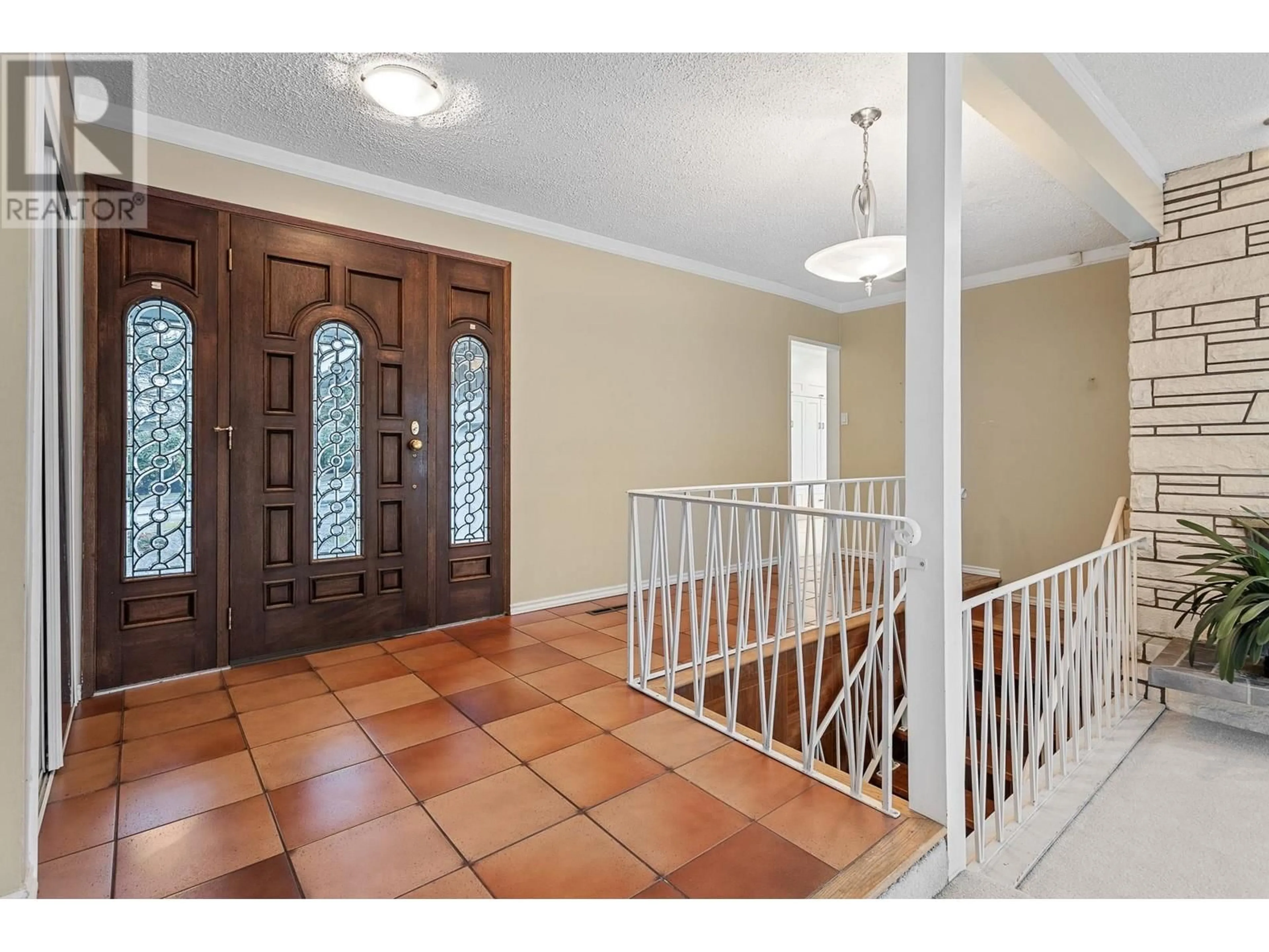 Indoor foyer for 7365 PUNNETT CLOSE, Burnaby British Columbia V5E1X1