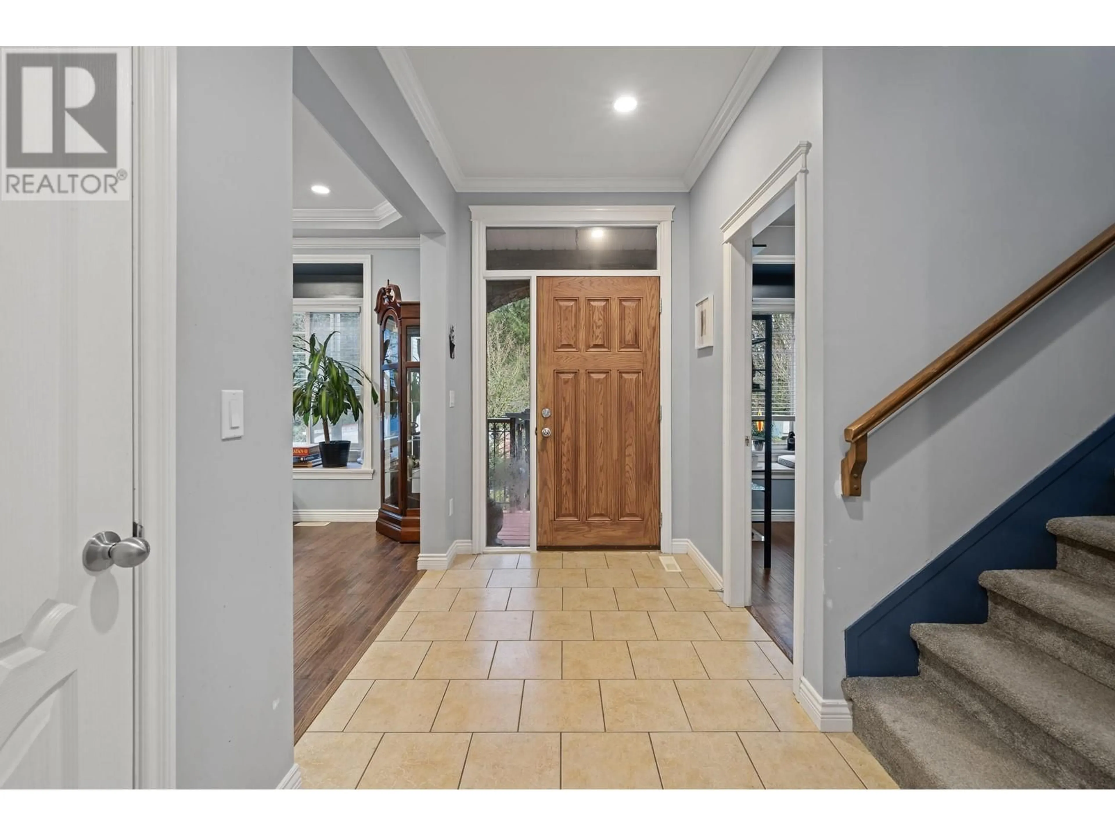 Indoor entryway for 10356 JACKSON ROAD, Maple Ridge British Columbia V2W0A9