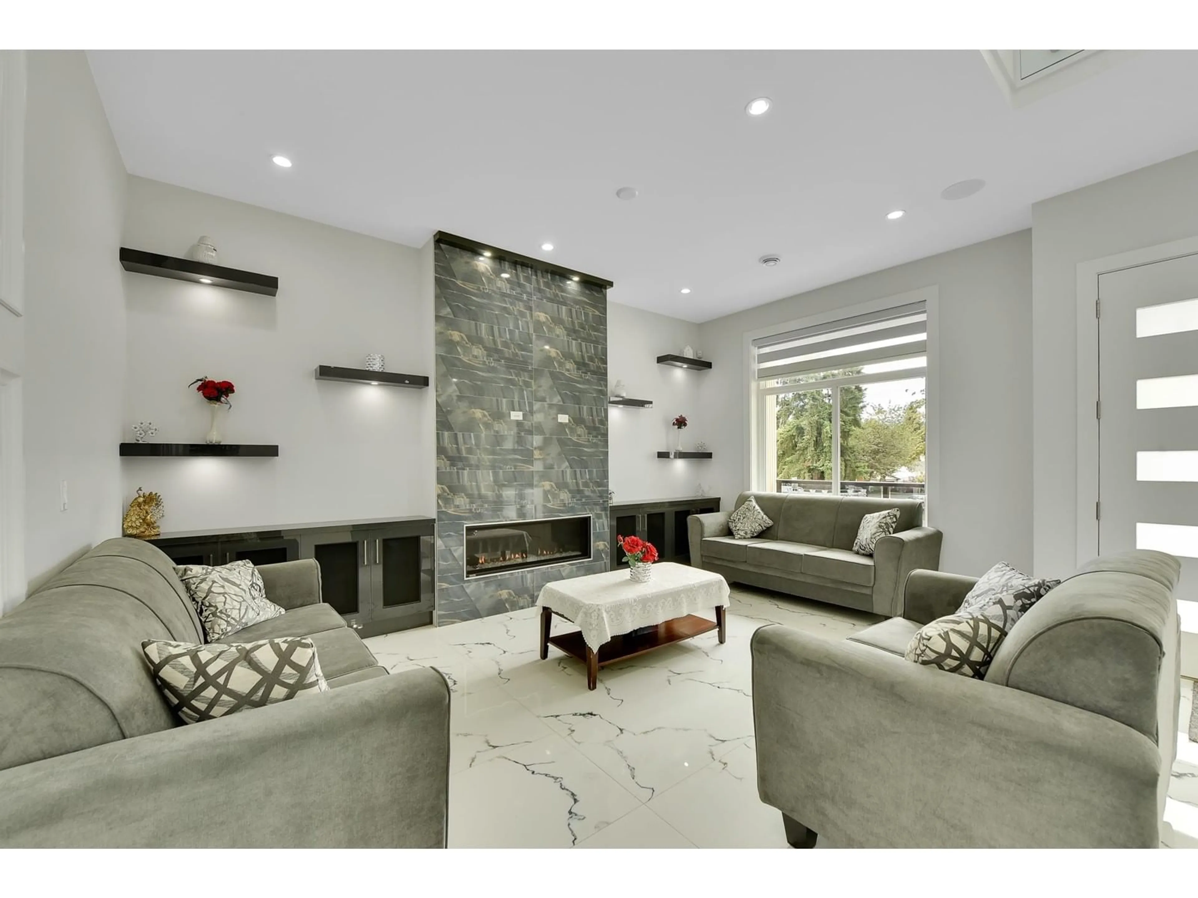 Living room with furniture, unknown for 13557 67A AVENUE, Surrey British Columbia V3W2C1