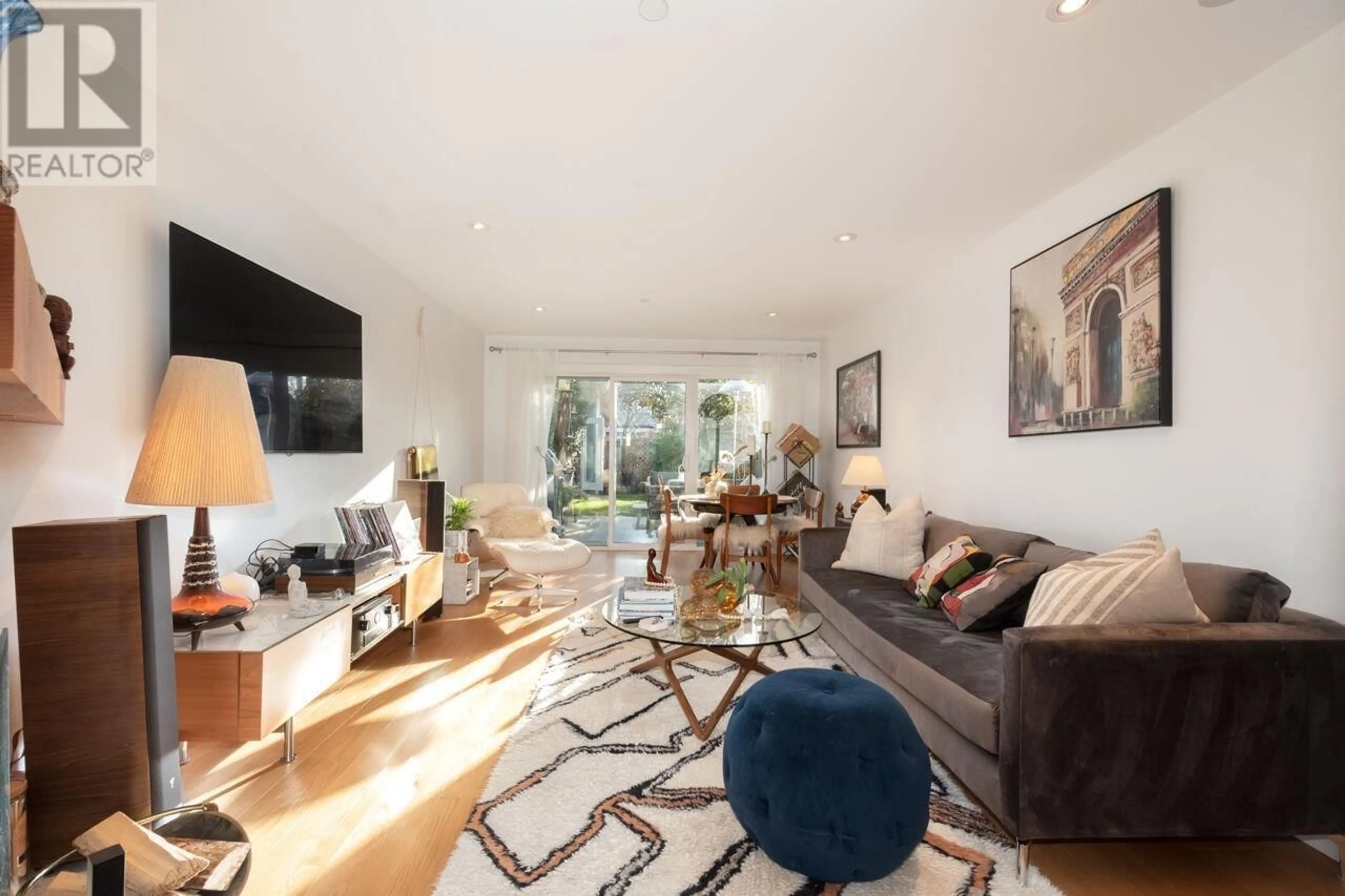 Living room with furniture, unknown for 154 17TH AVENUE, Vancouver British Columbia V5V1A4
