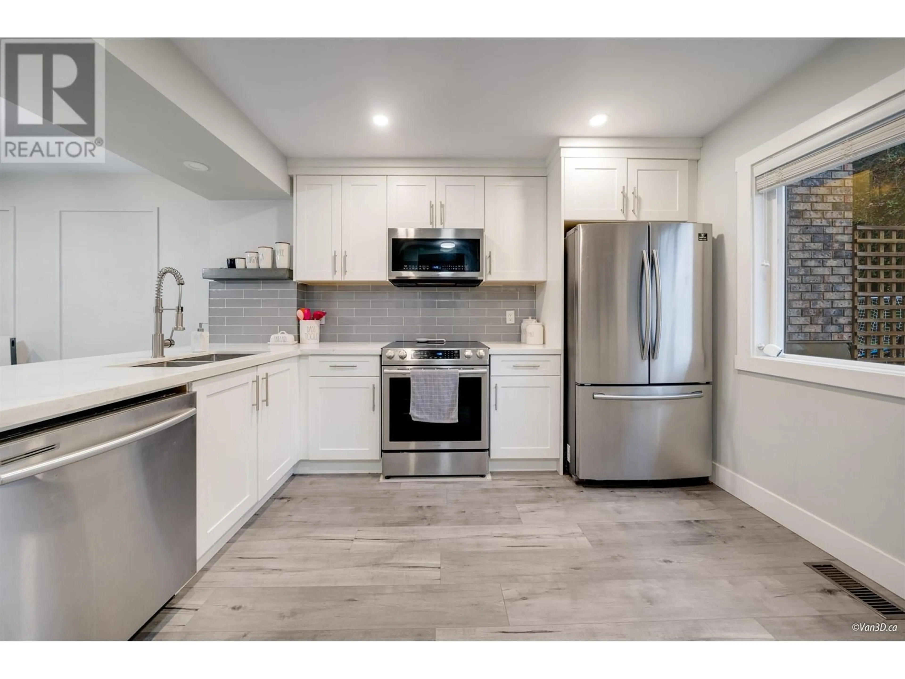 Open concept kitchen, ceramic/tile floor for 327B EVERGREEN DRIVE, Port Moody British Columbia V3H1S1