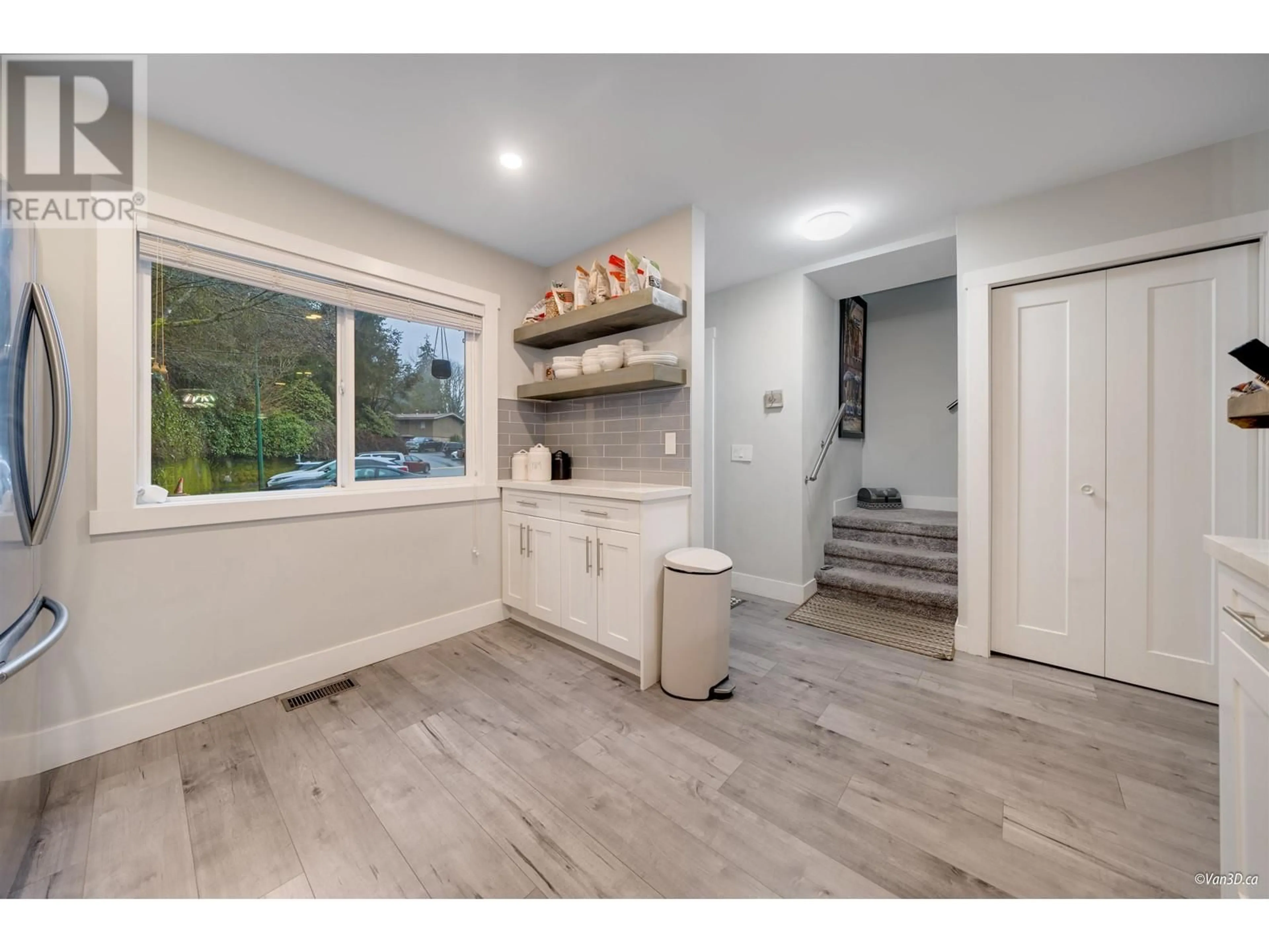 Open concept kitchen, unknown for 327B EVERGREEN DRIVE, Port Moody British Columbia V3H1S1