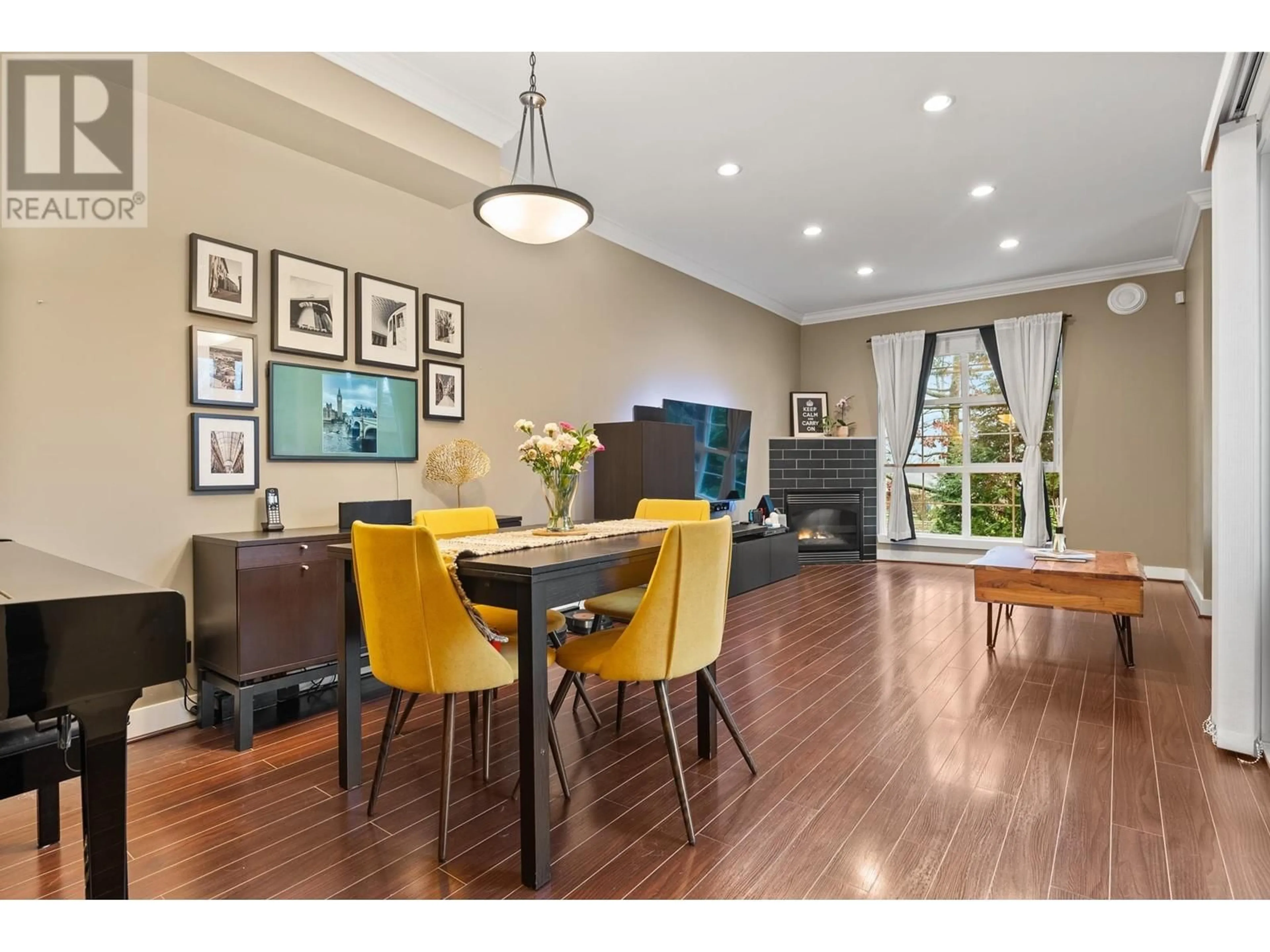 Dining room, wood/laminate floor for 1 12251 NO. 2 ROAD, Richmond British Columbia V7E0A3