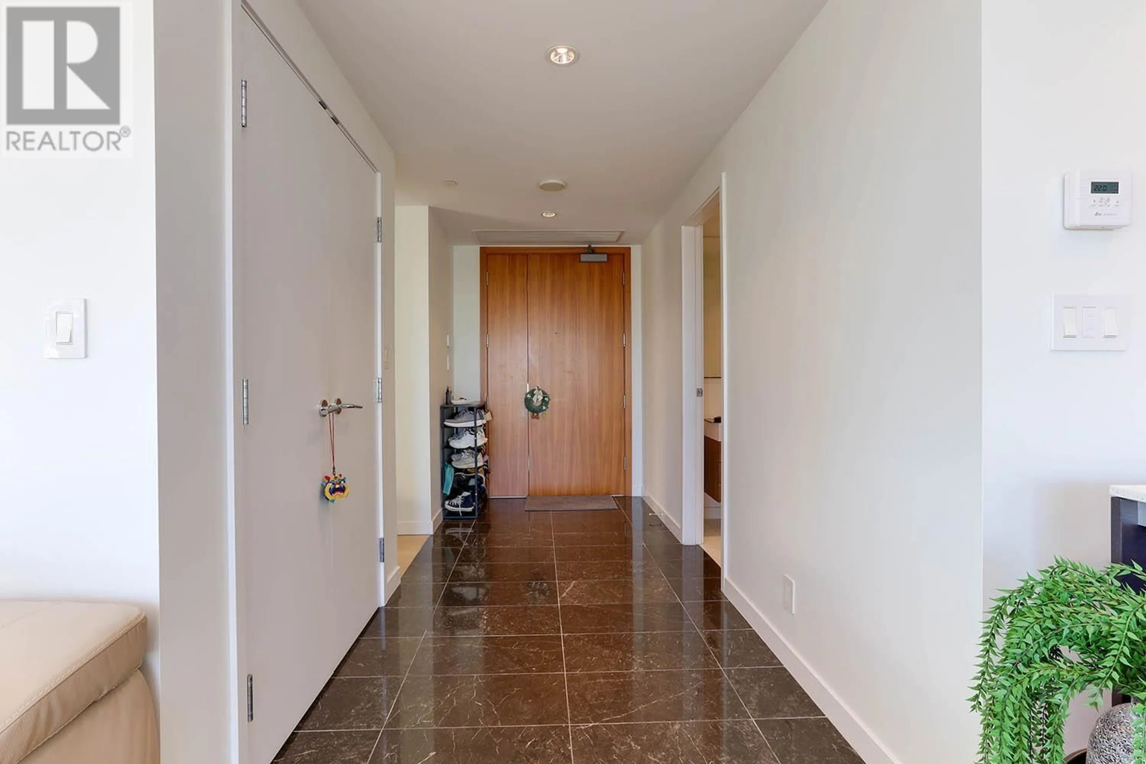 Indoor foyer for 904 - 5171 BRIGHOUSE WAY, Richmond British Columbia V7C0A6