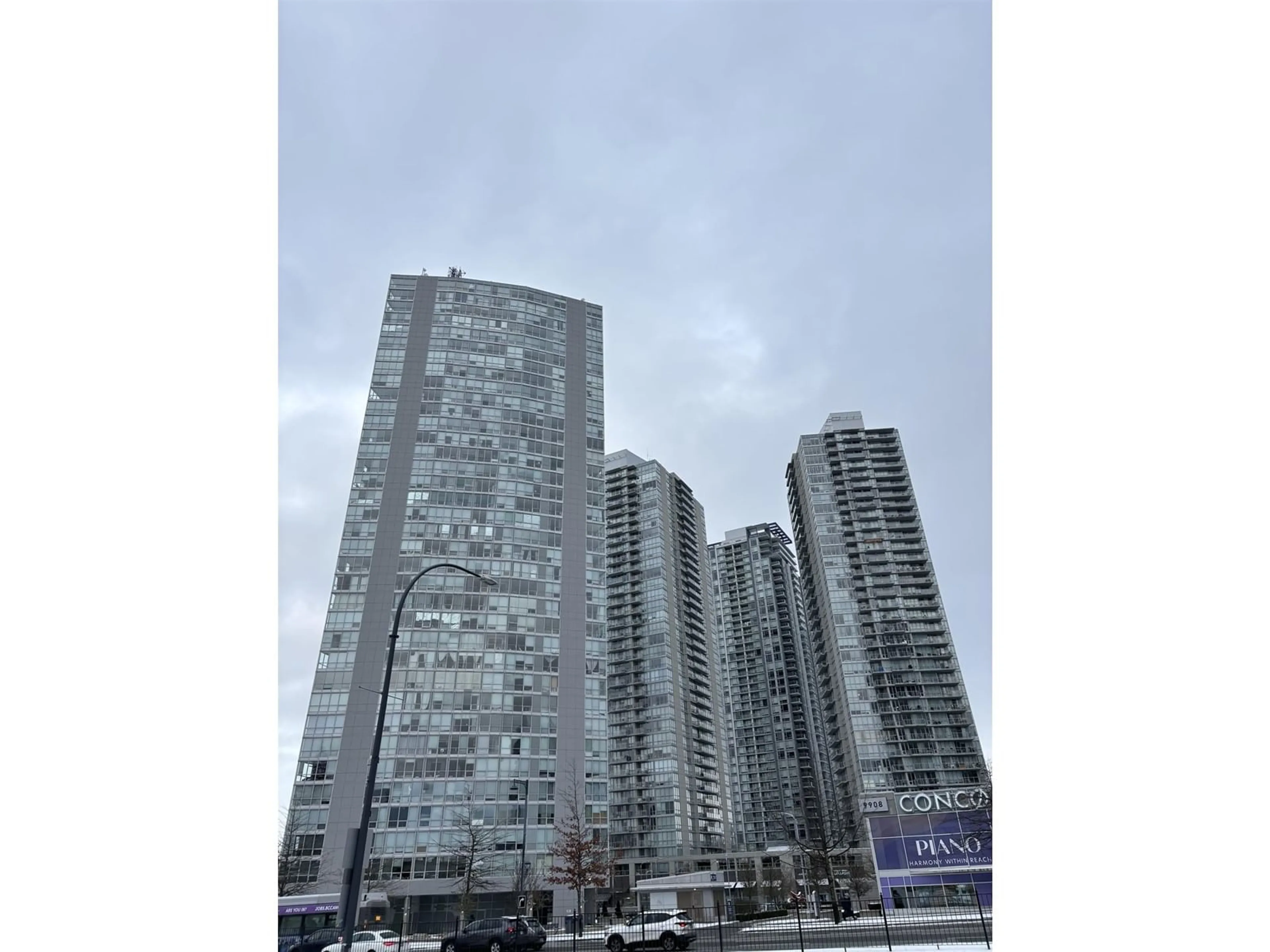 Blurry image for 2410 - 9981 WHALLEY, Surrey British Columbia V3T0G6
