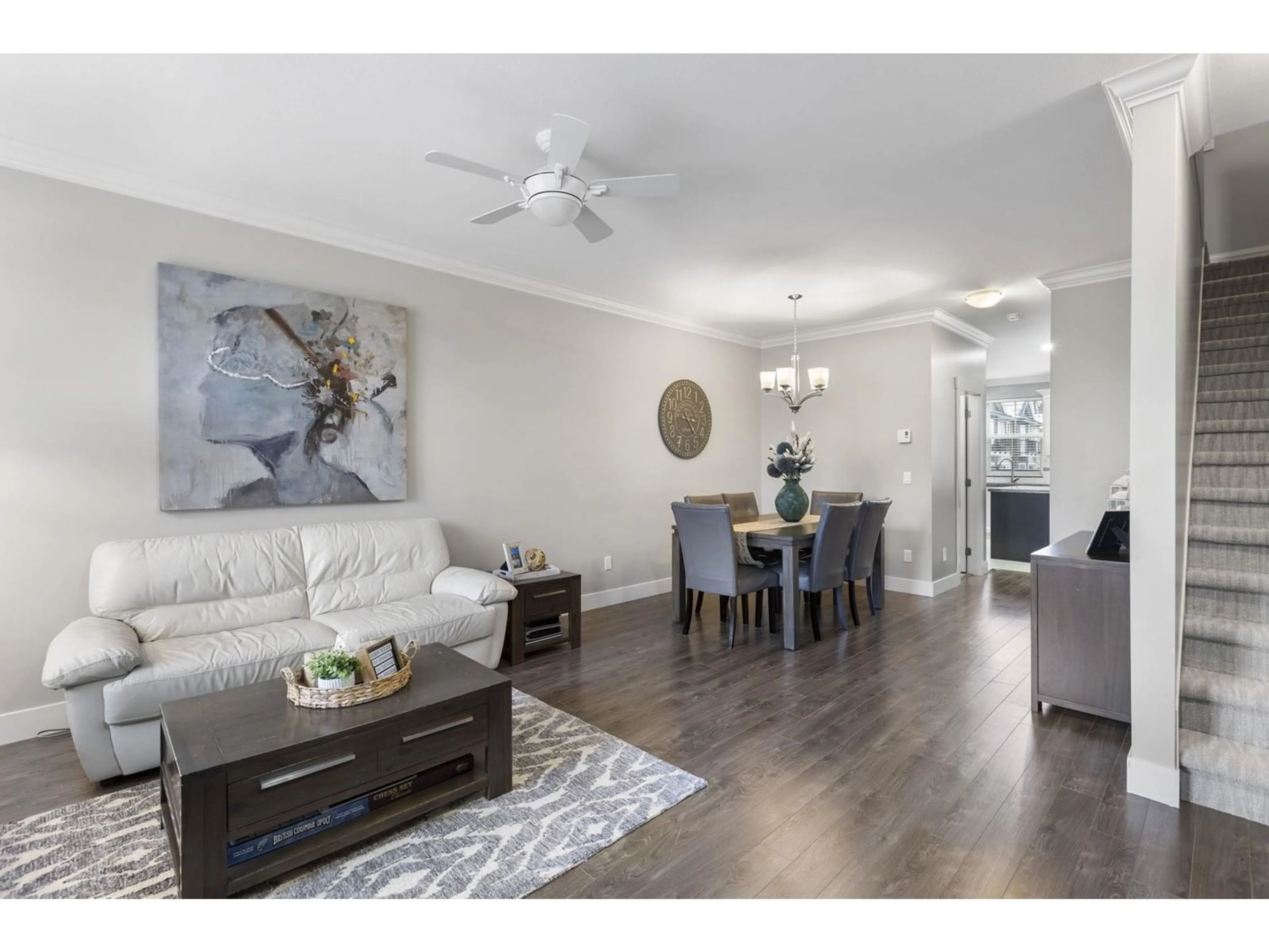 Living room with furniture, wood/laminate floor for 18 33860 MARSHALL ROAD, Abbotsford British Columbia V2S0E8