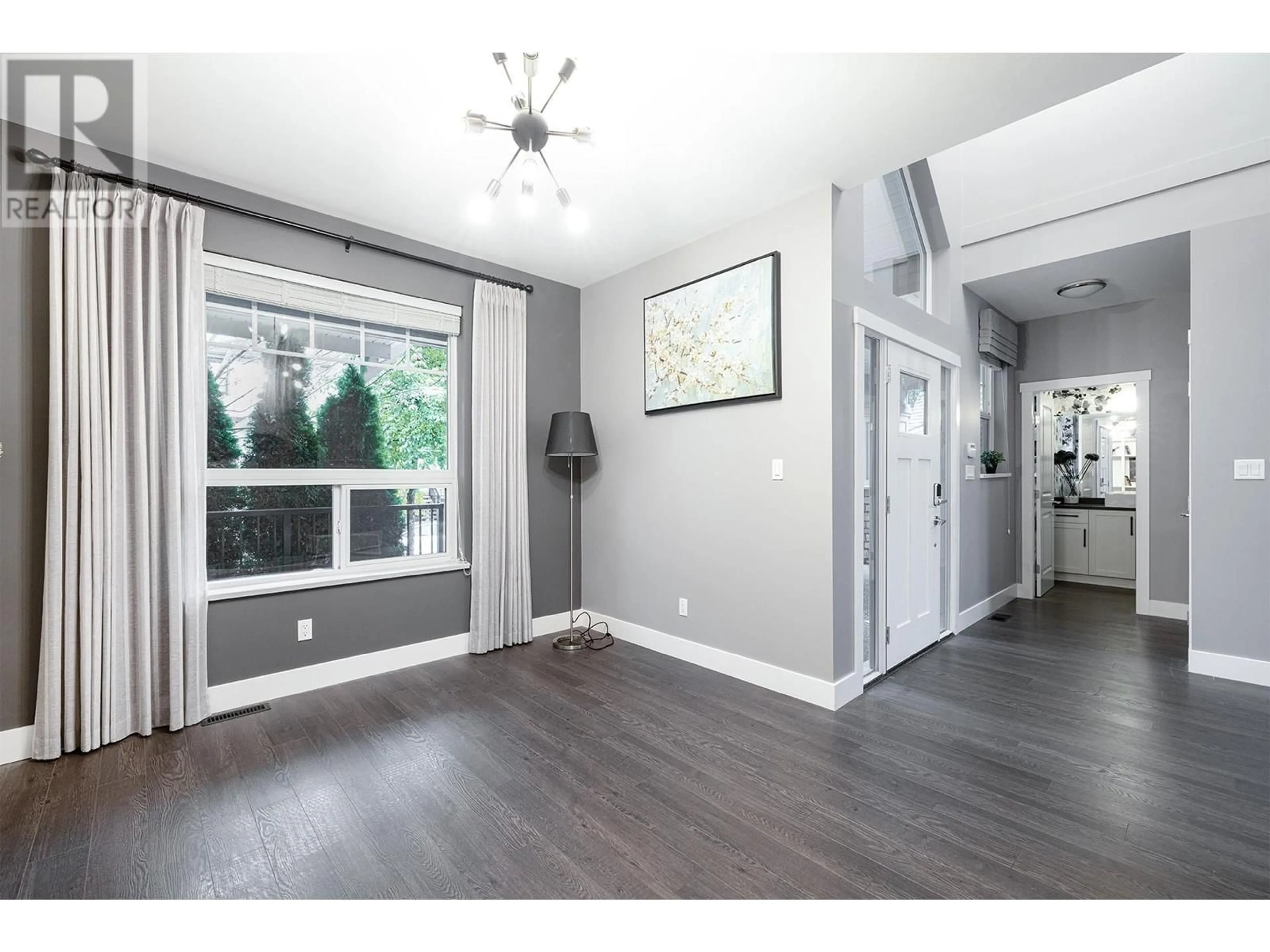 Indoor entryway for 1432 ARGYLE STREET, Coquitlam British Columbia V3E0L3