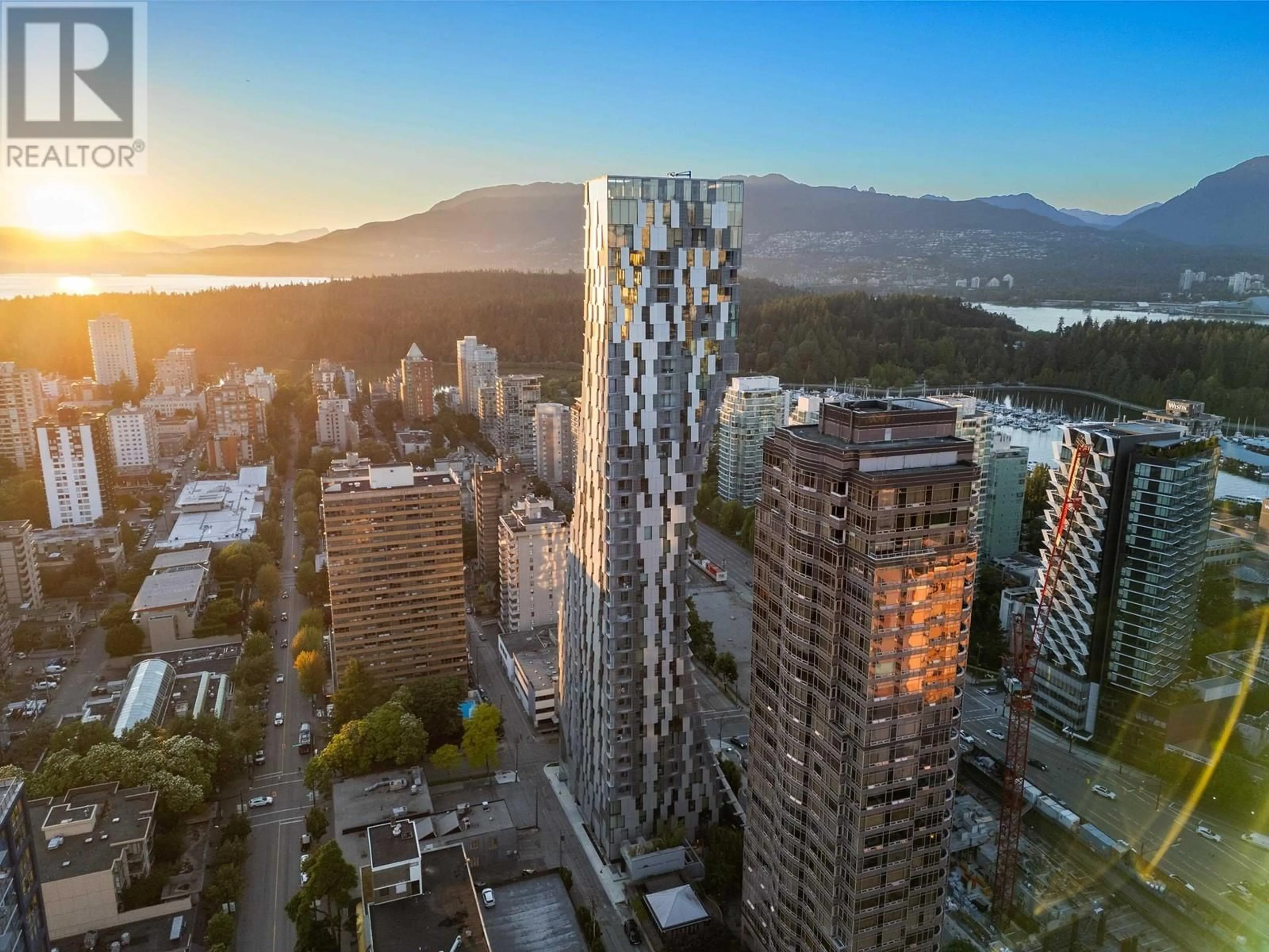 A pic from outside/outdoor area/front of a property/back of a property/a pic from drone, city buildings view from balcony for 501 1568 ALBERNI STREET, Vancouver British Columbia V6G0E3