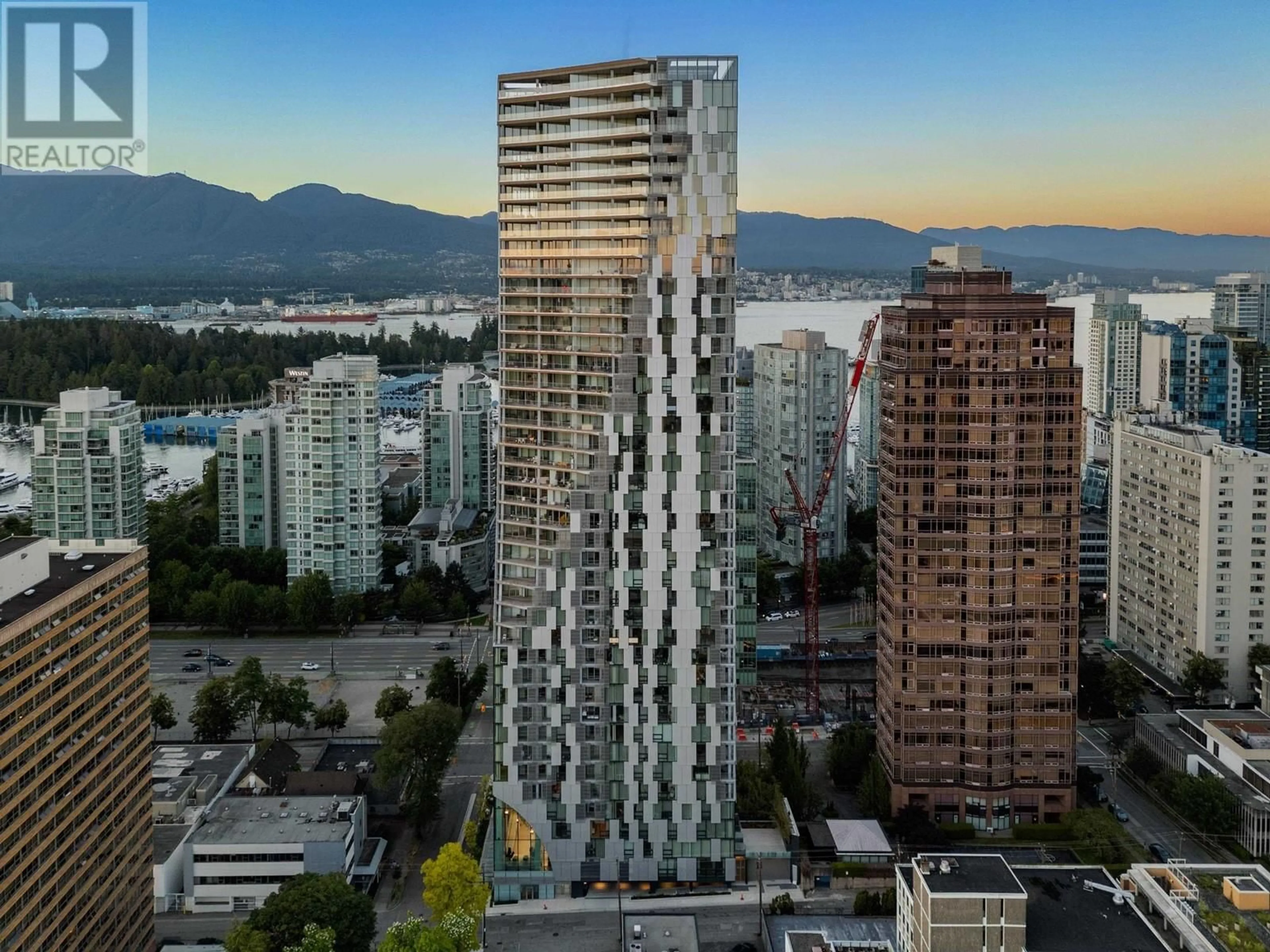 A pic from outside/outdoor area/front of a property/back of a property/a pic from drone, city buildings view from balcony for 501 1568 ALBERNI STREET, Vancouver British Columbia V6G0E3