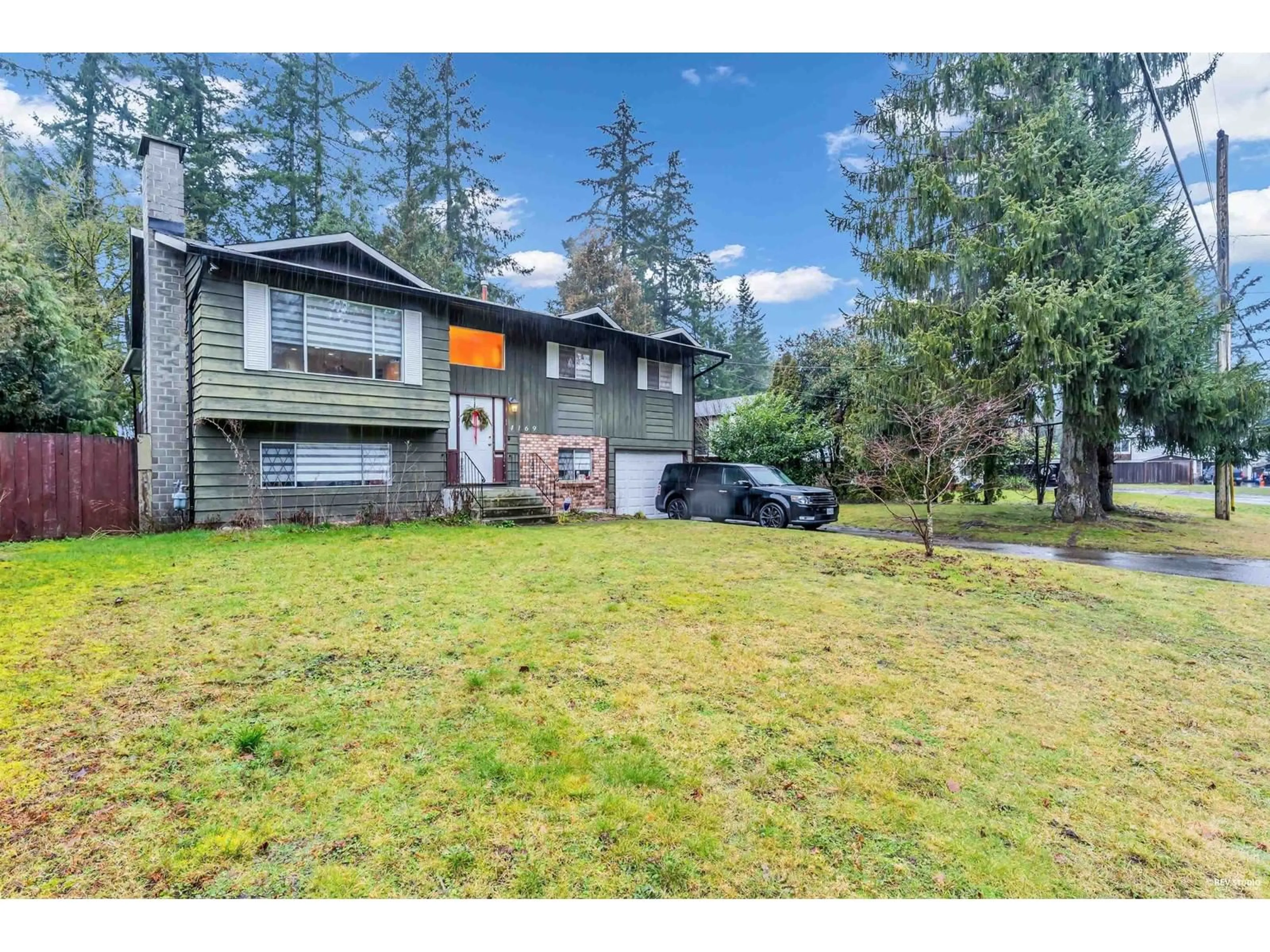 A pic from outside/outdoor area/front of a property/back of a property/a pic from drone, unknown for 4169 205A STREET, Langley British Columbia V3A2A4