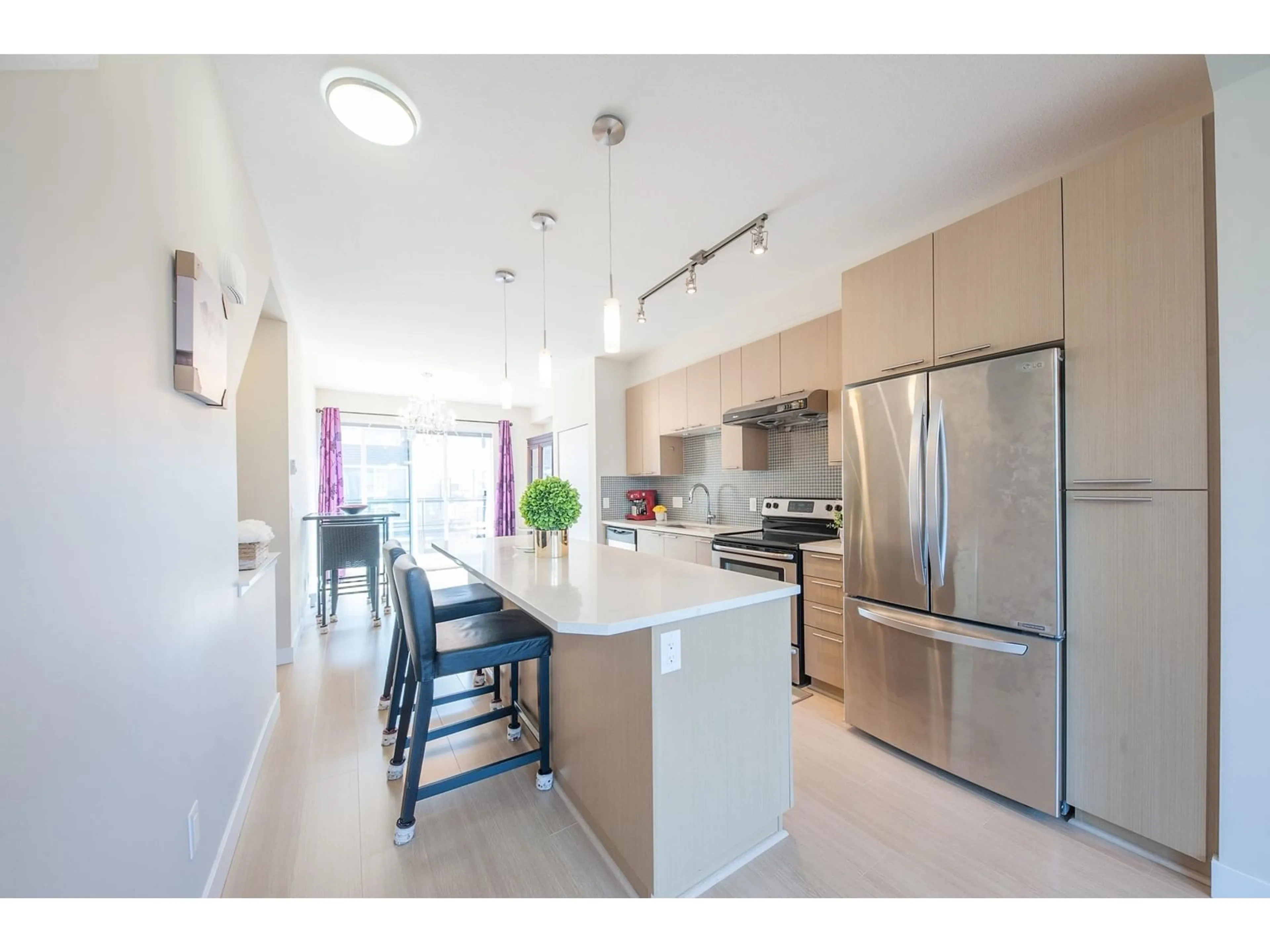 Open concept kitchen, unknown for 185 - 2228 162, Surrey British Columbia V3Z6P4