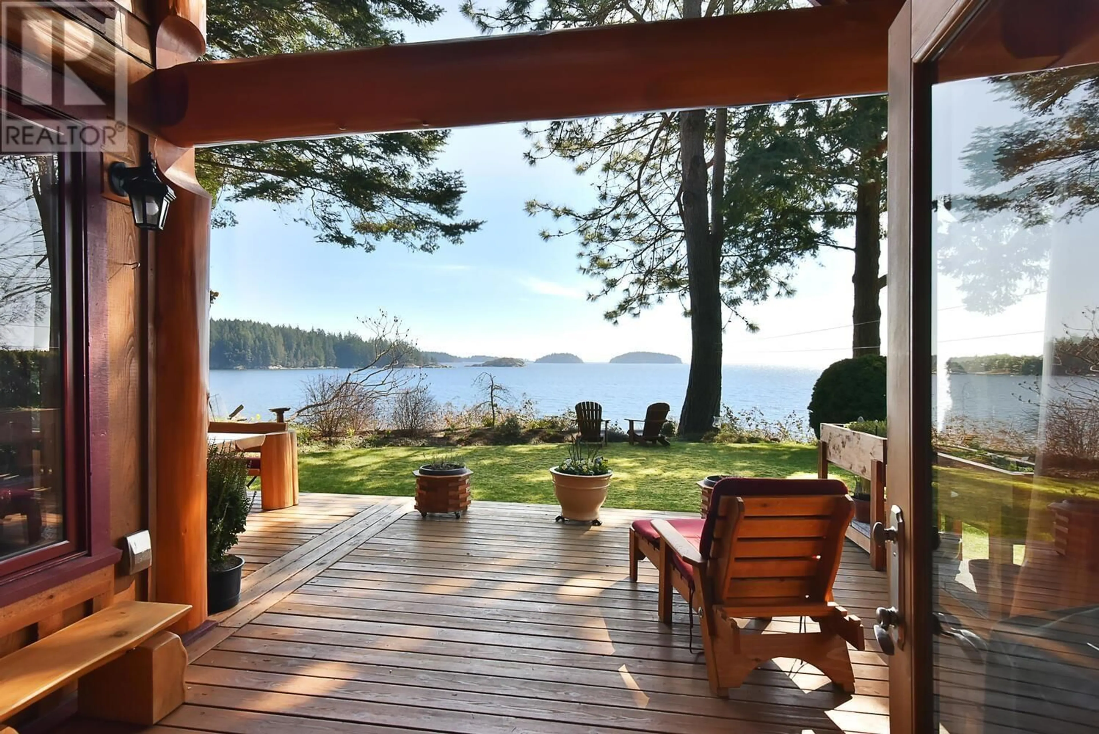 Patio, water/lake/river/ocean view for 667 FRANKLIN ROAD, Gibsons British Columbia V0N1V8