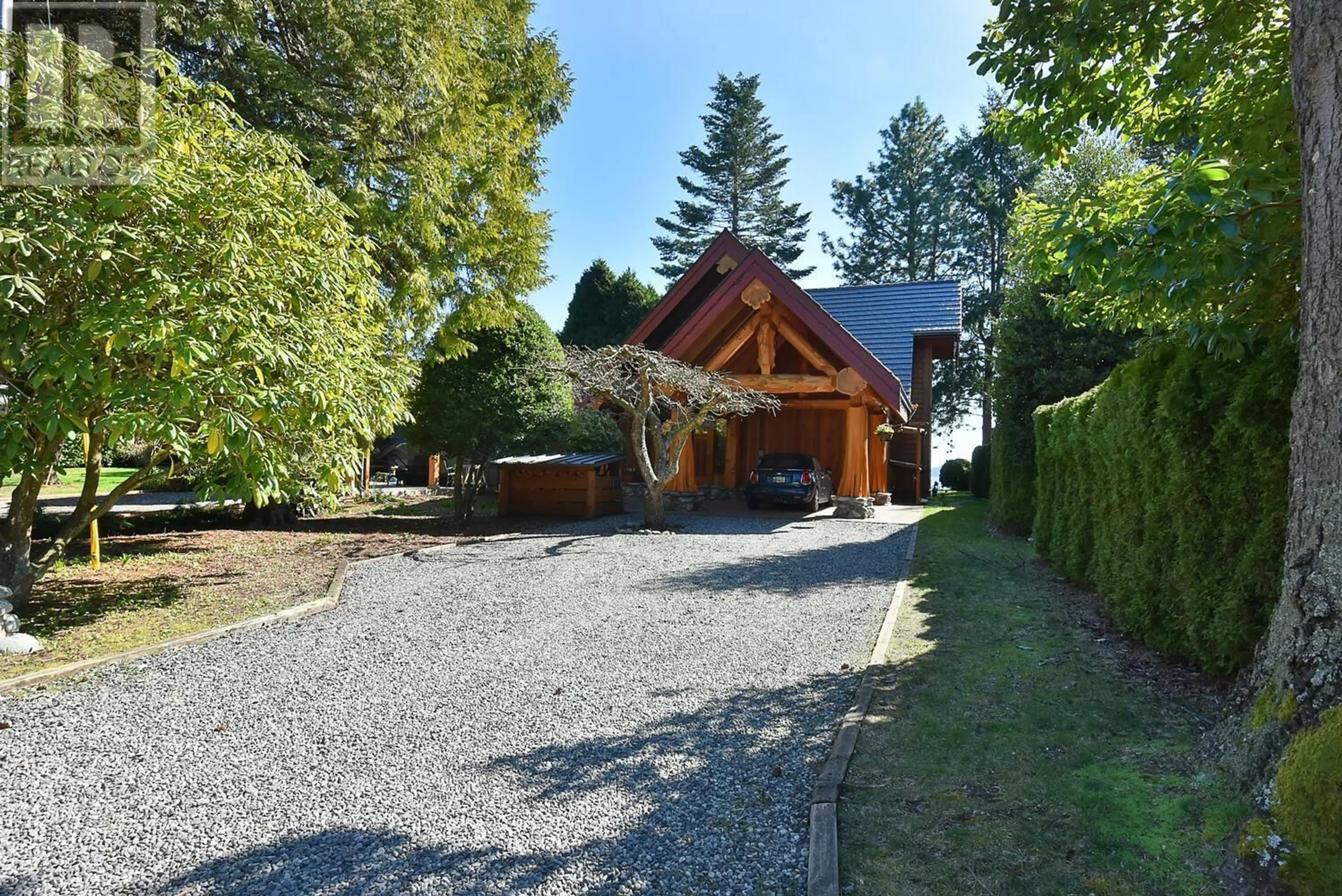 A pic from outside/outdoor area/front of a property/back of a property/a pic from drone, street for 667 FRANKLIN ROAD, Gibsons British Columbia V0N1V8