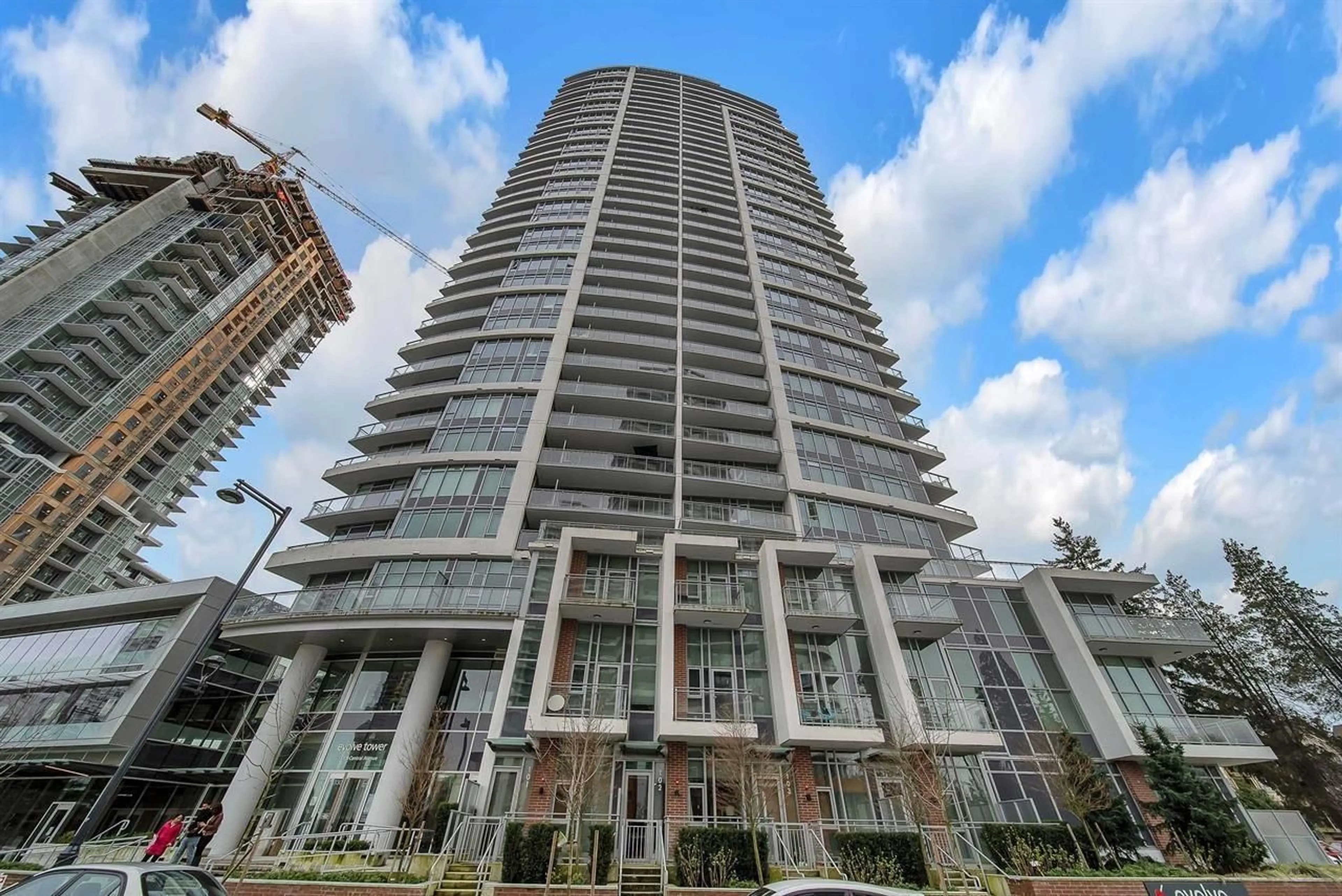 Indoor foyer for 3103 13308 CENTRAL AVENUE, Surrey British Columbia V3T0M4