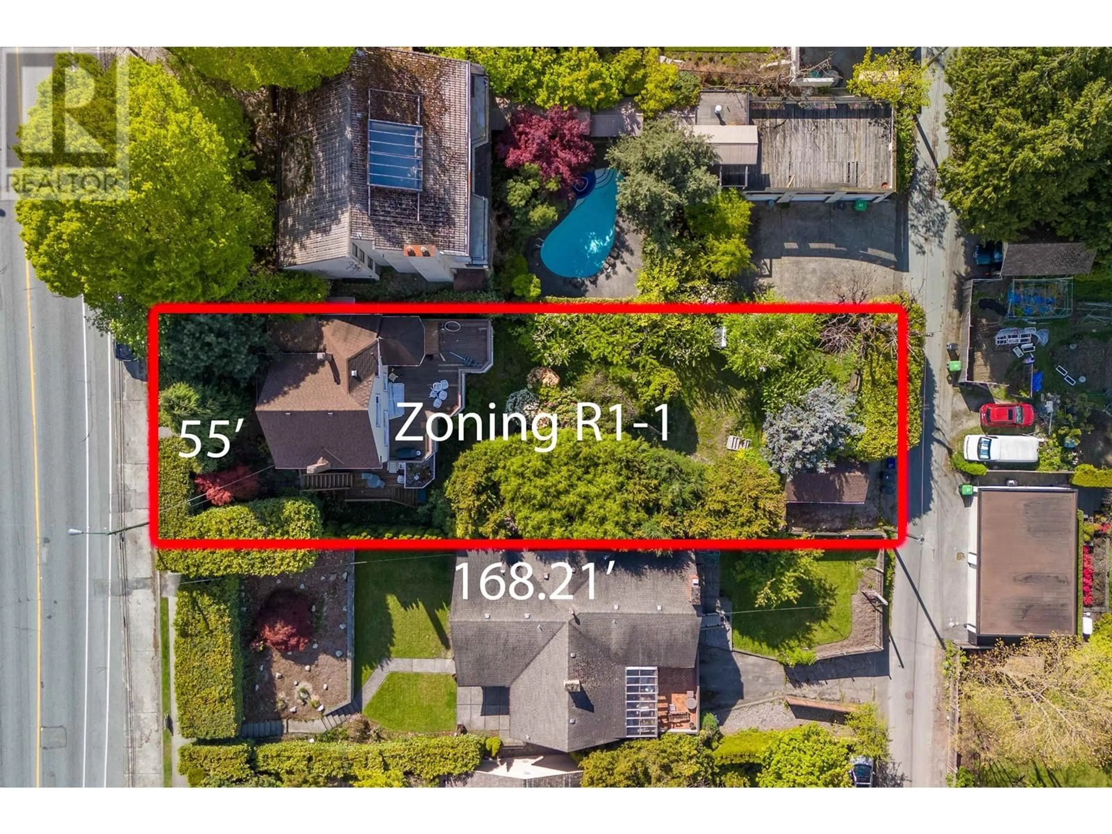 A pic from outside/outdoor area/front of a property/back of a property/a pic from drone, street for 4517 4TH AVENUE, Vancouver British Columbia V6R1R4