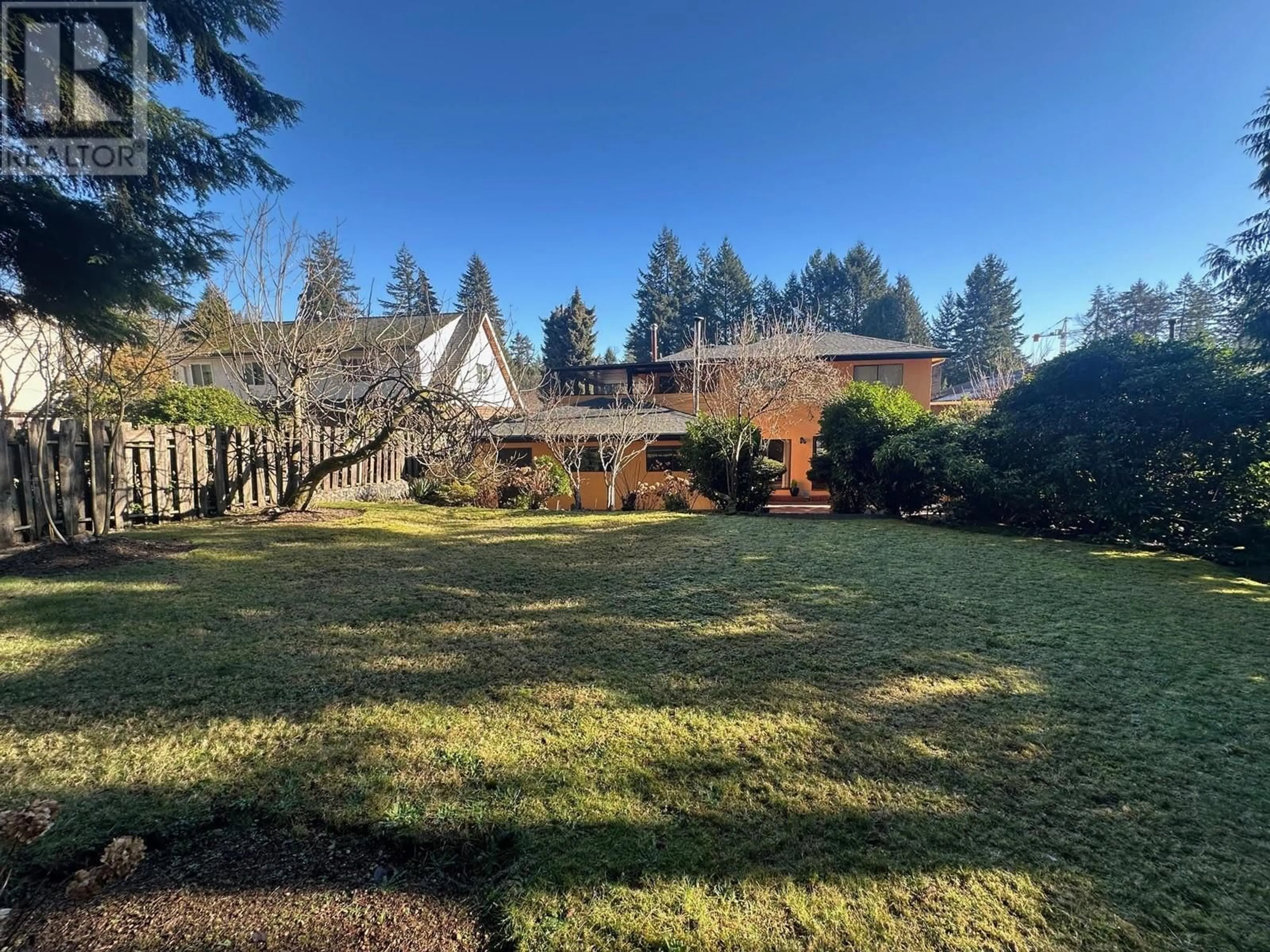 A pic from outside/outdoor area/front of a property/back of a property/a pic from drone, unknown for 1071 CARNABY PLACE, North Vancouver British Columbia V7H2A2