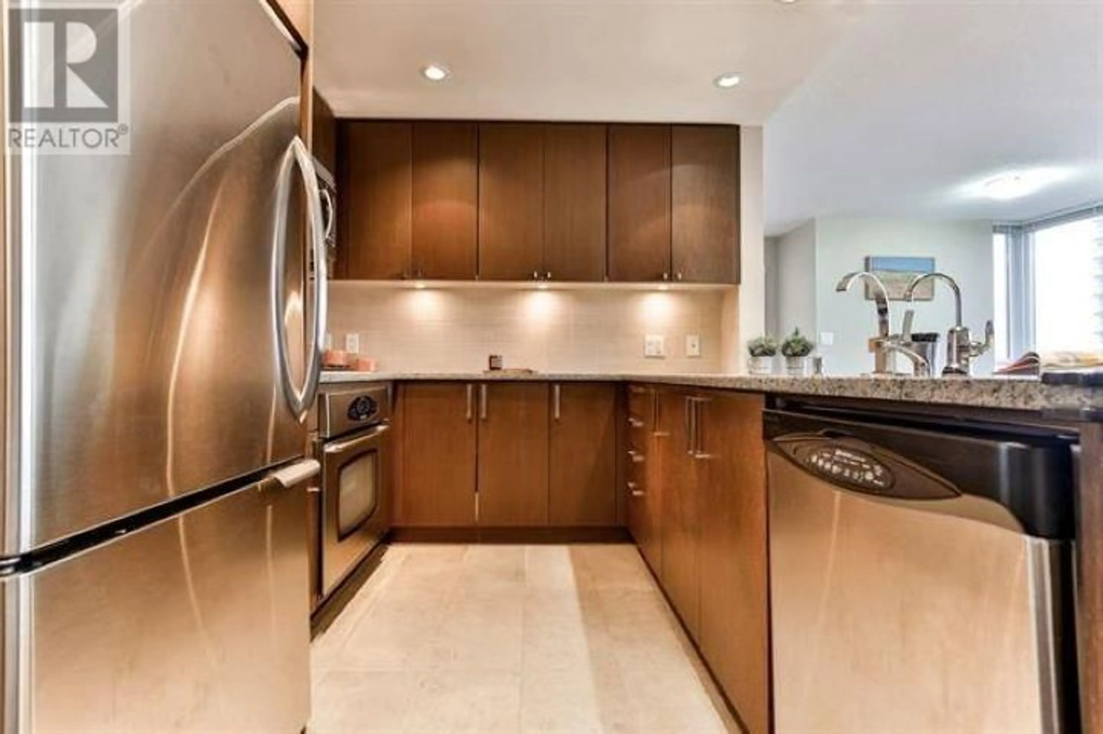 Contemporary kitchen, ceramic/tile floor for 2807 2978 GLEN DRIVE, Coquitlam British Columbia V3B0C3