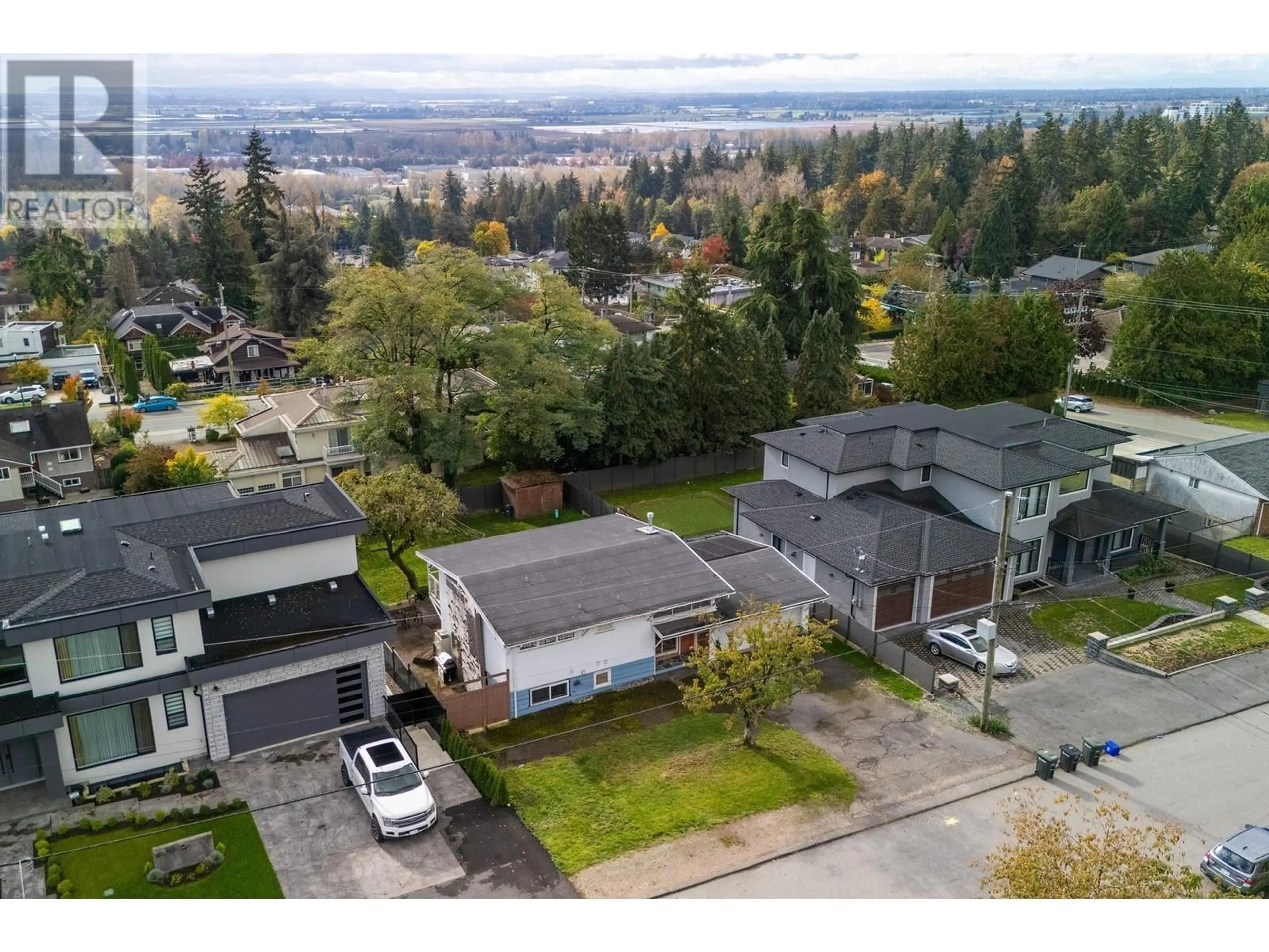 A pic from outside/outdoor area/front of a property/back of a property/a pic from drone, unknown for 4150 IRMIN STREET, Burnaby British Columbia V5J1X5