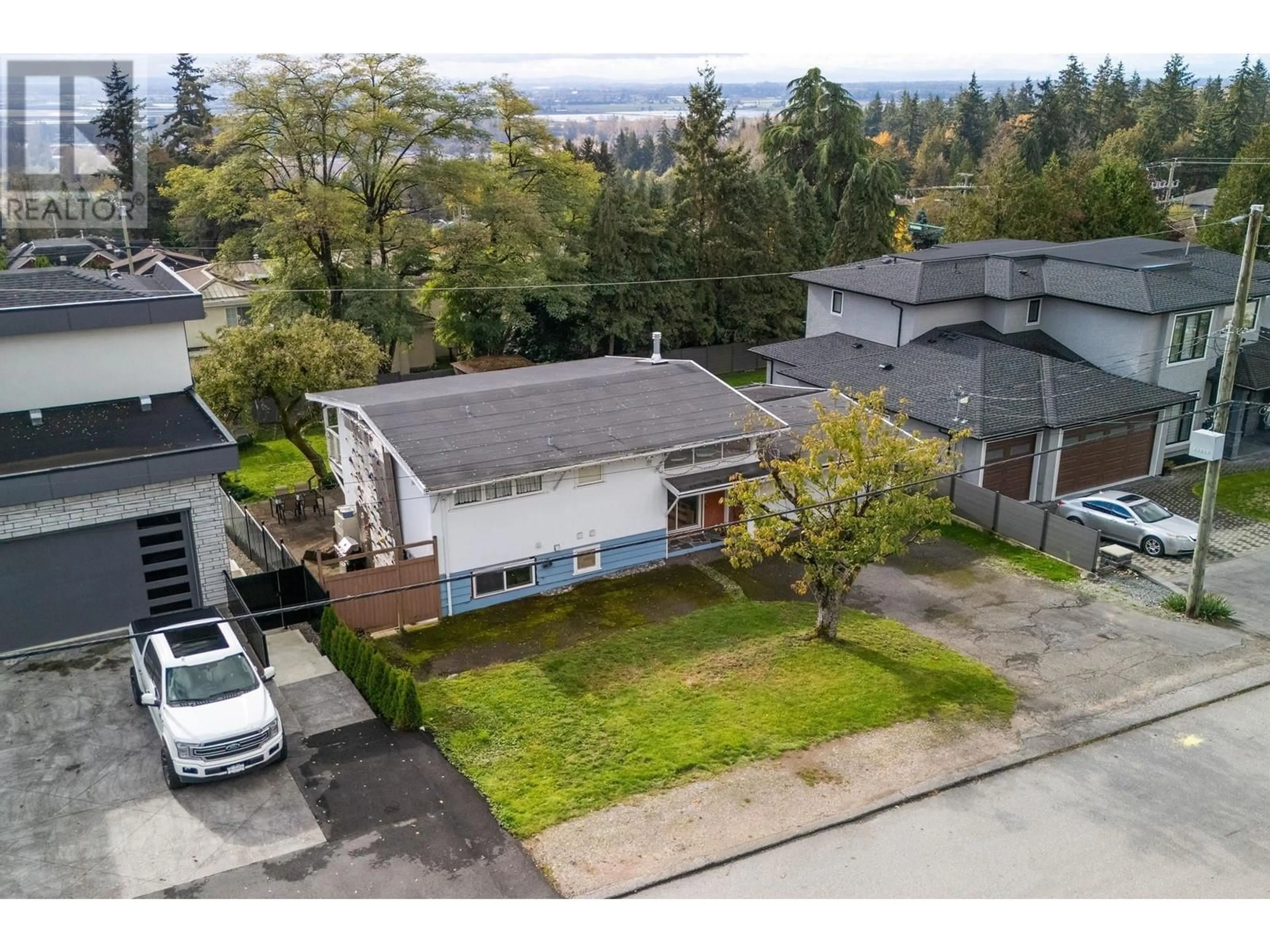 A pic from outside/outdoor area/front of a property/back of a property/a pic from drone, unknown for 4150 IRMIN STREET, Burnaby British Columbia V5J1X5