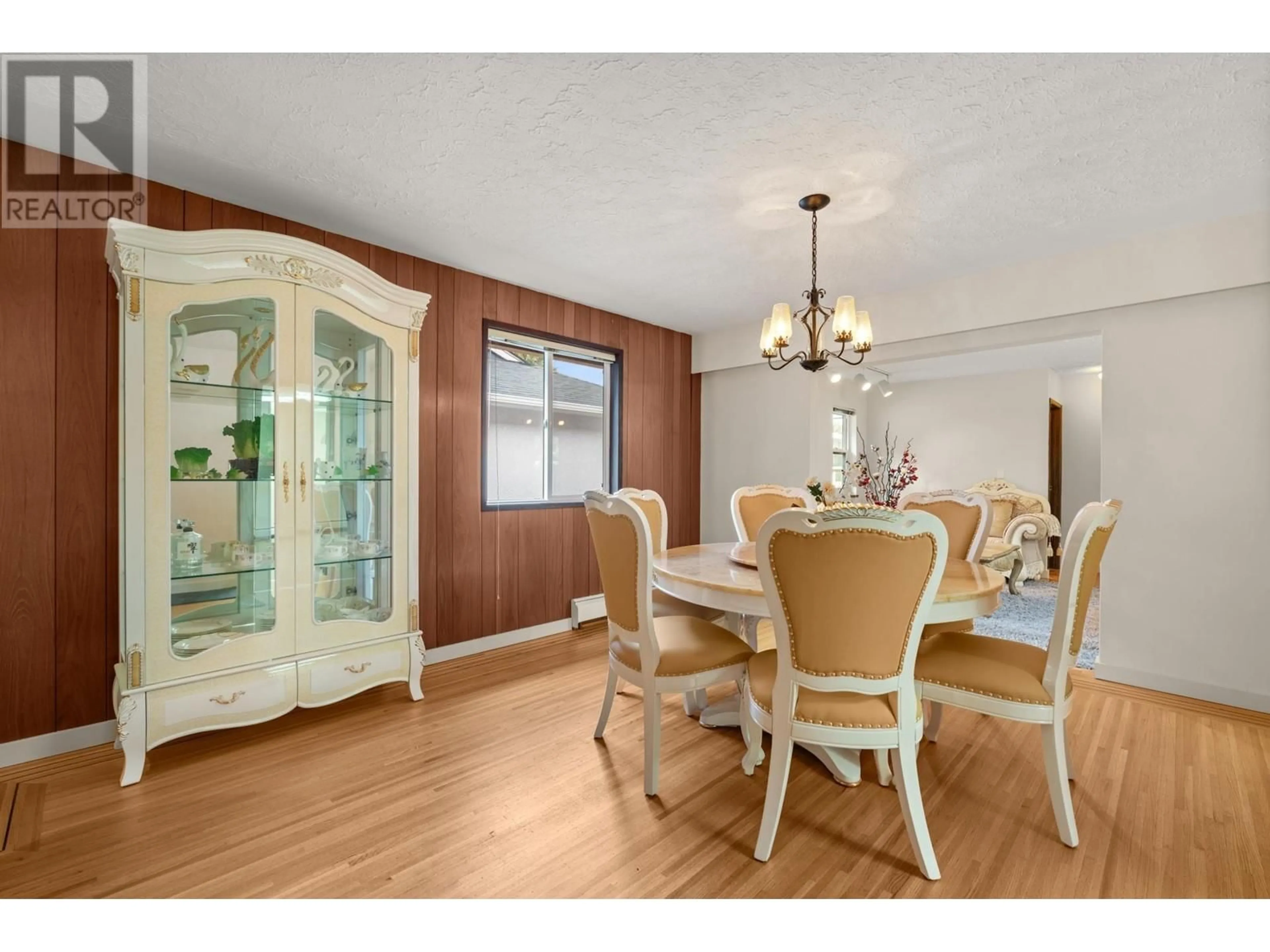 Dining room, wood/laminate floor for 4651 W 16TH AVENUE, Vancouver British Columbia V6R3E9