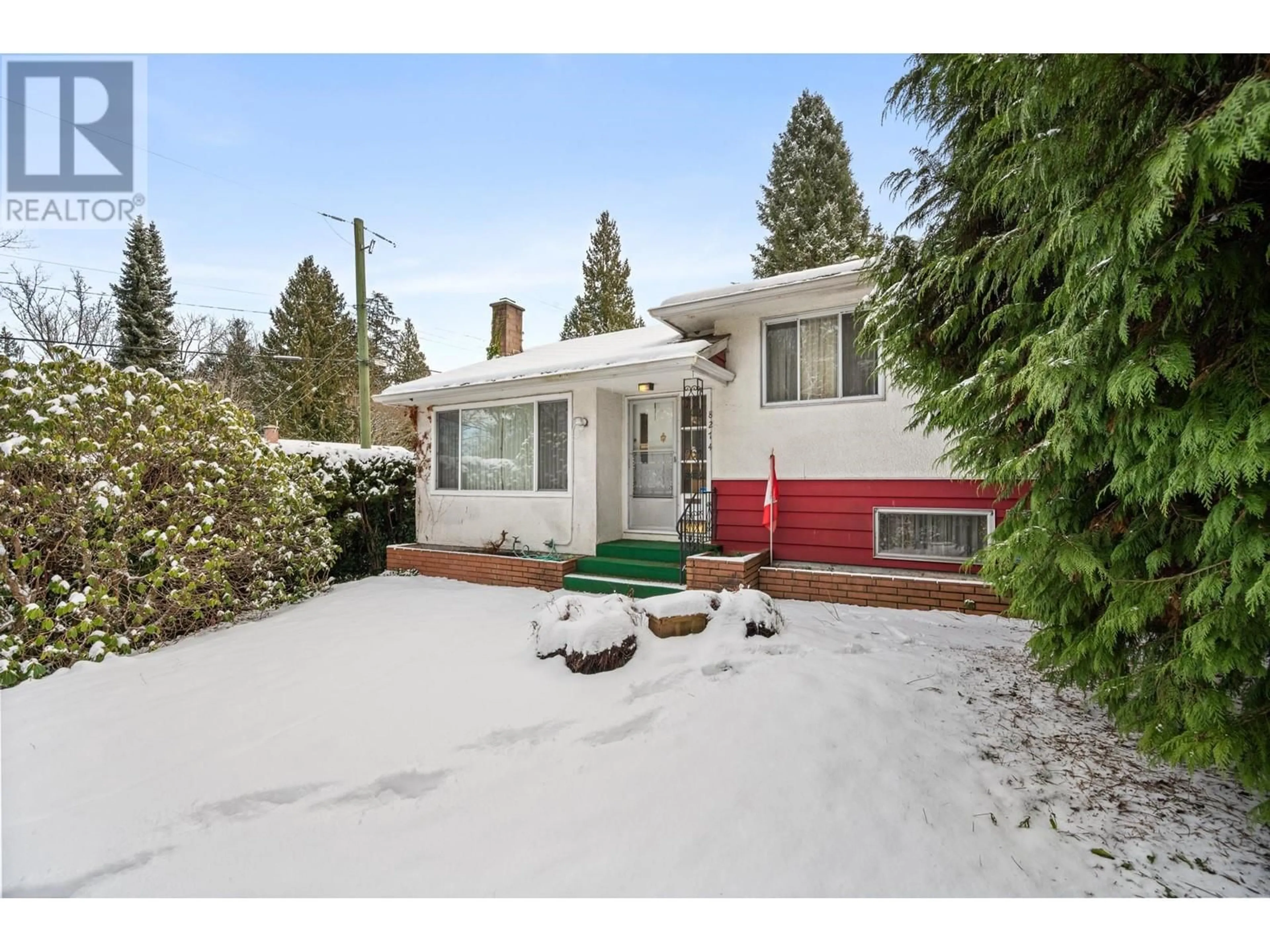 A pic from outside/outdoor area/front of a property/back of a property/a pic from drone, street for 8274 WEDGEWOOD STREET, Burnaby British Columbia V3N1C4