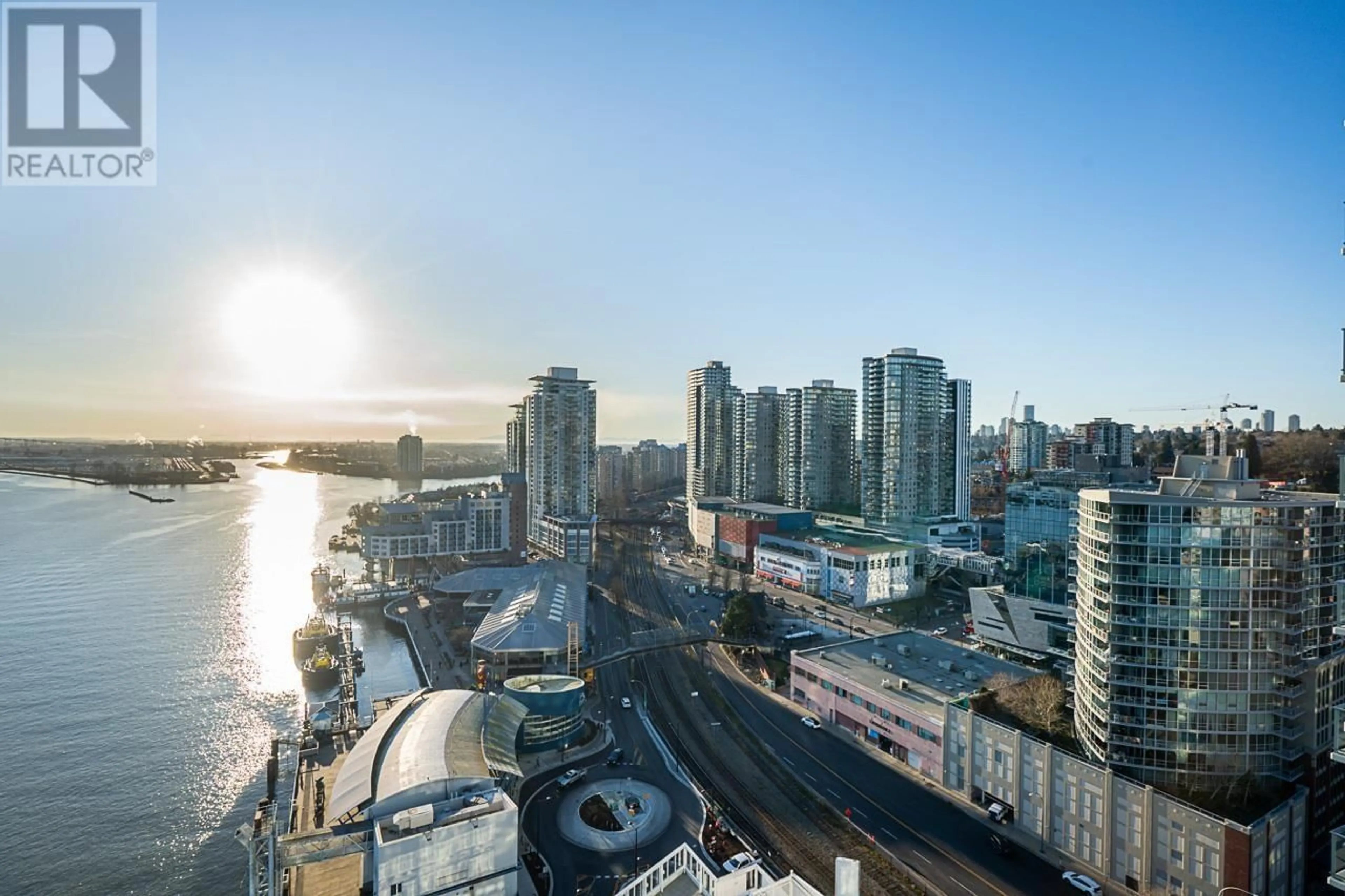 A pic from outside/outdoor area/front of a property/back of a property/a pic from drone, city buildings view from balcony for 1708 680 QUAYSIDE DRIVE, New Westminster British Columbia V3M0P2