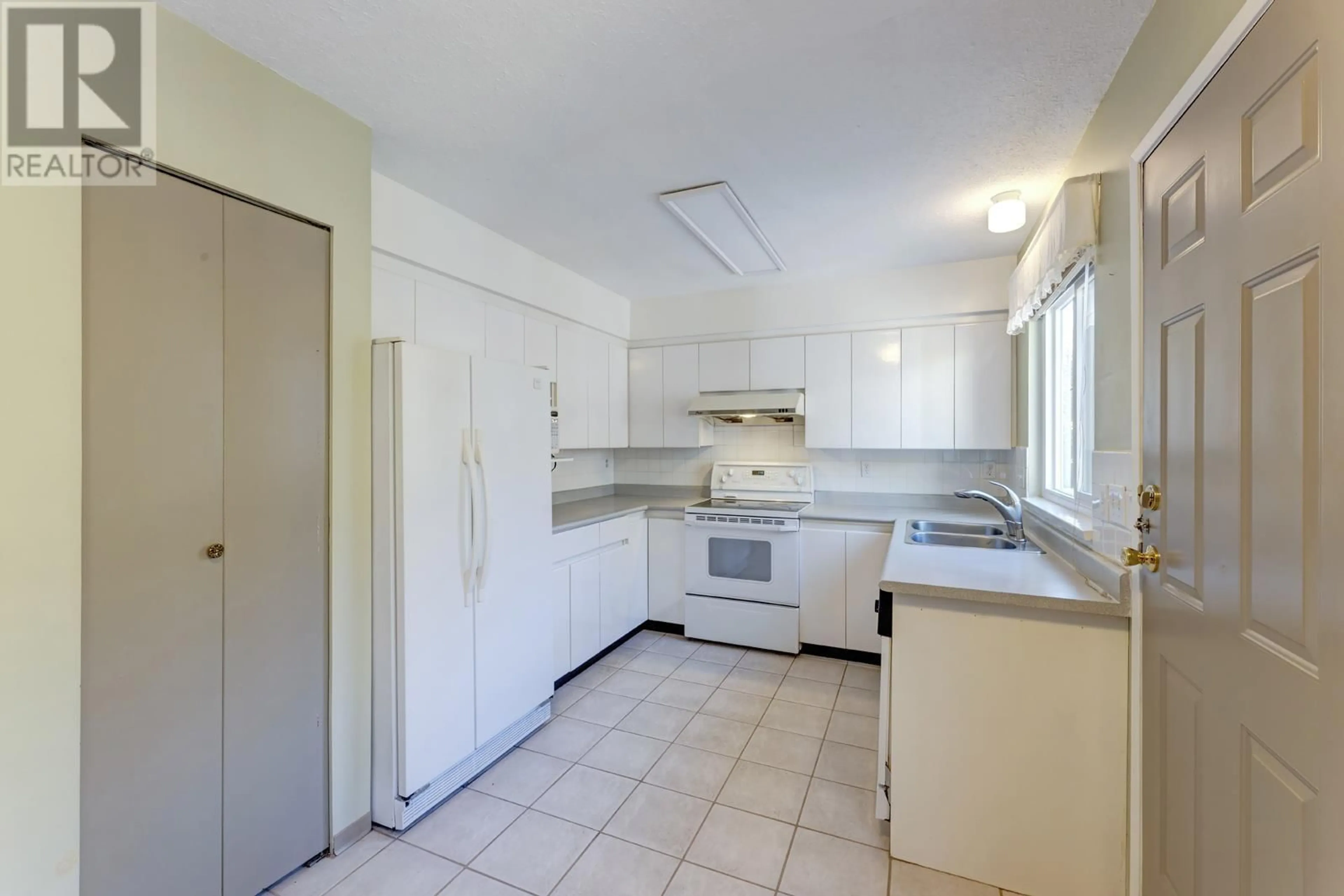 Standard kitchen, unknown for 1172 MILNE STREET, Coquitlam British Columbia V3B6B2