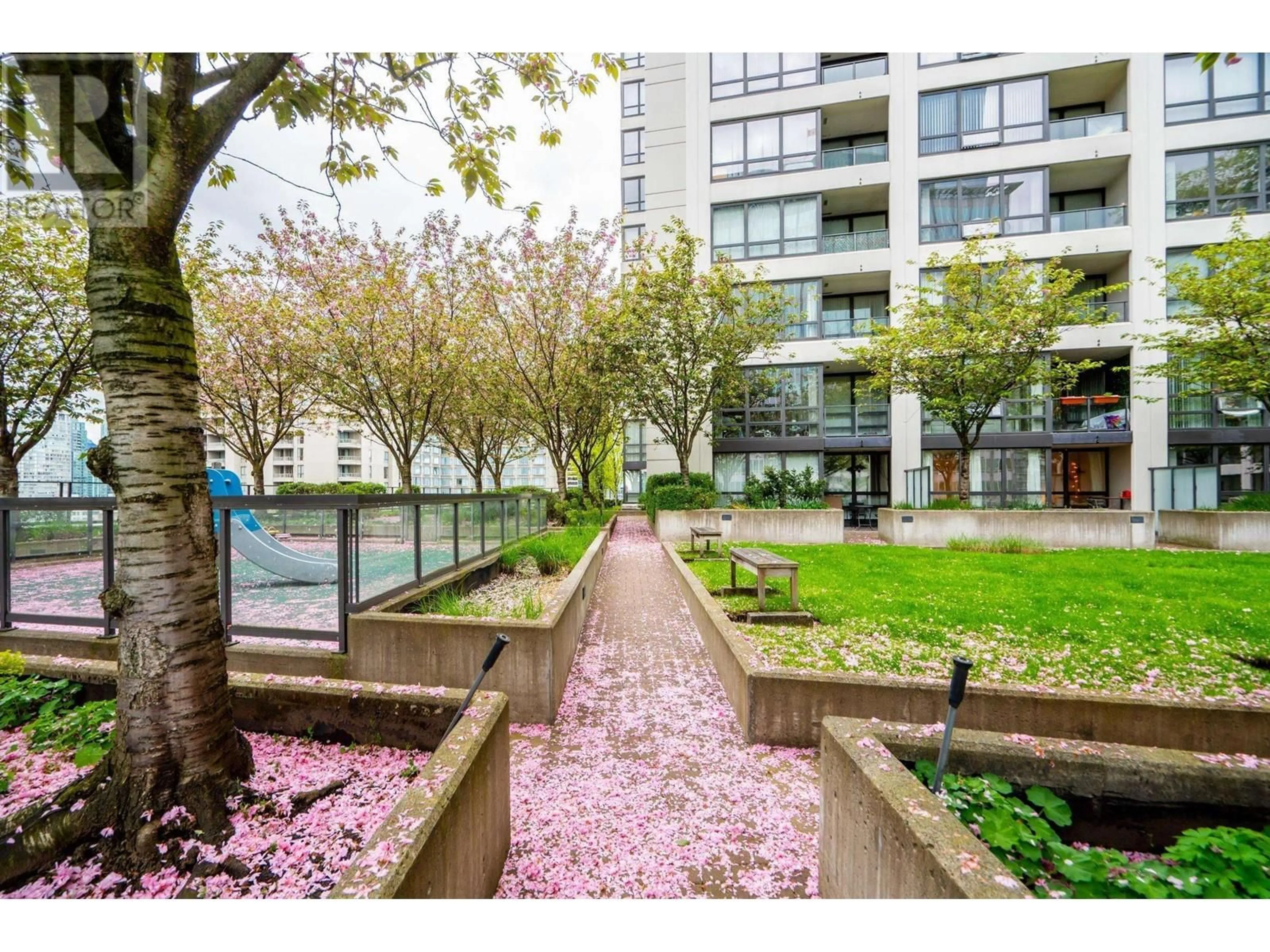 Patio, street for 1708 938 SMITHE STREET, Vancouver British Columbia V6Z3H8