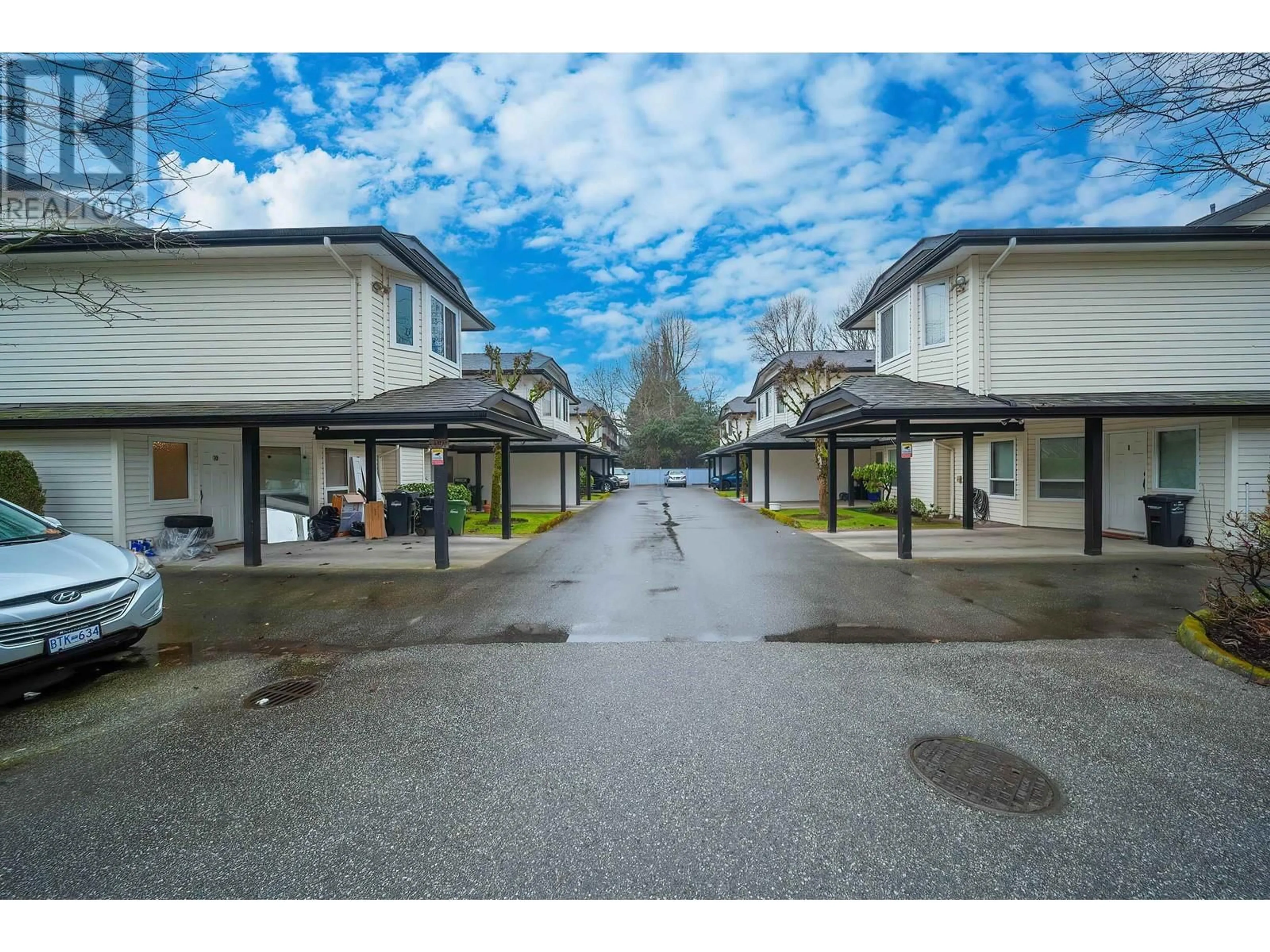 A pic from outside/outdoor area/front of a property/back of a property/a pic from drone, street for 2 - 7191 GARDEN CITY ROAD, Richmond British Columbia V6Y3R5