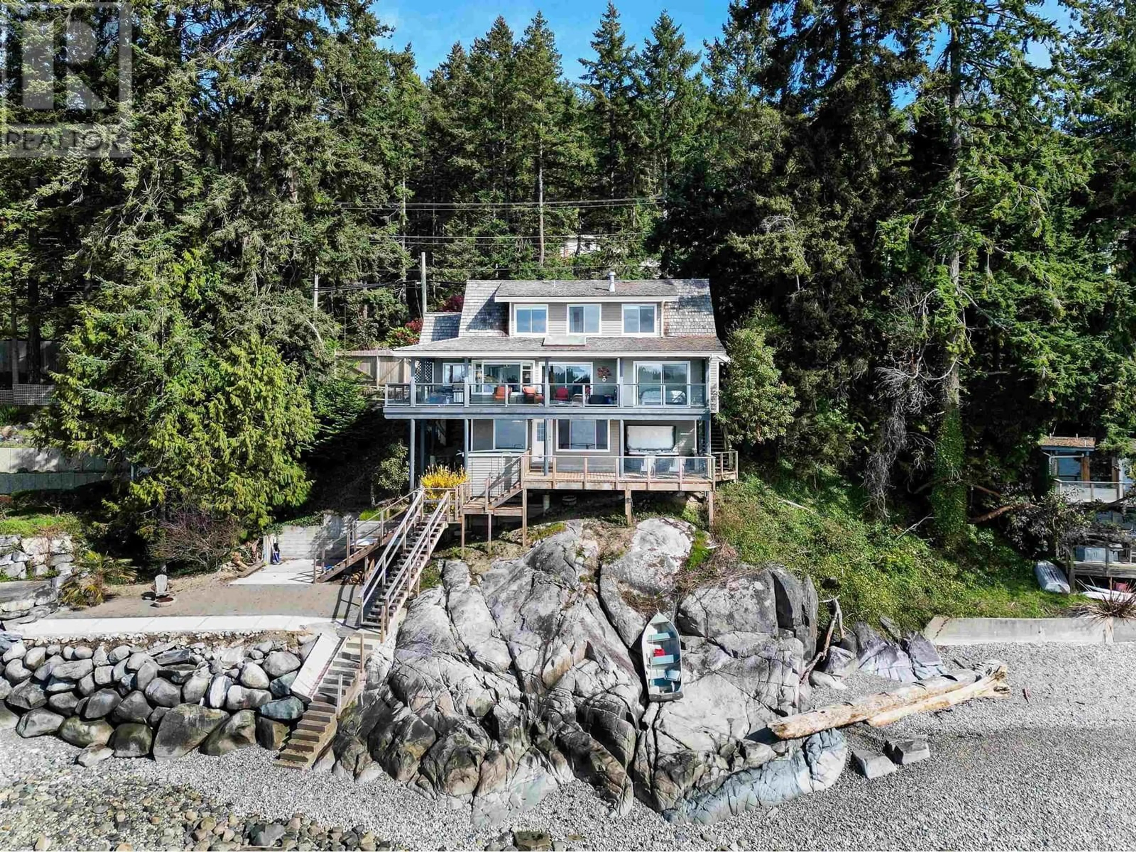 A pic from outside/outdoor area/front of a property/back of a property/a pic from drone, water/lake/river/ocean view for 6643 SUNSHINE COAST HIGHWAY, Sechelt British Columbia V7Z0M9