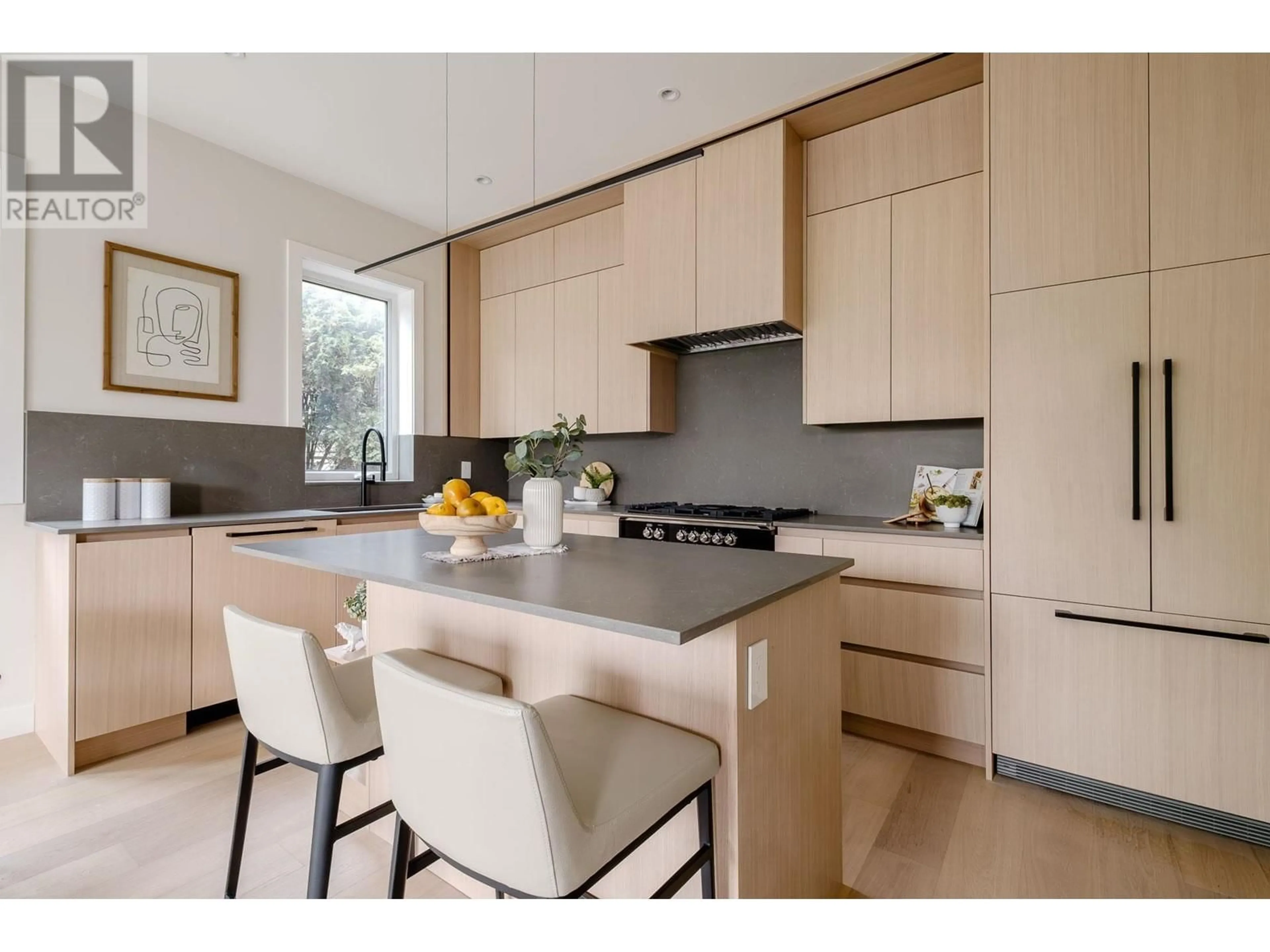 Contemporary kitchen, unknown for 3674 OXFORD STREET, Vancouver British Columbia V5K1P3