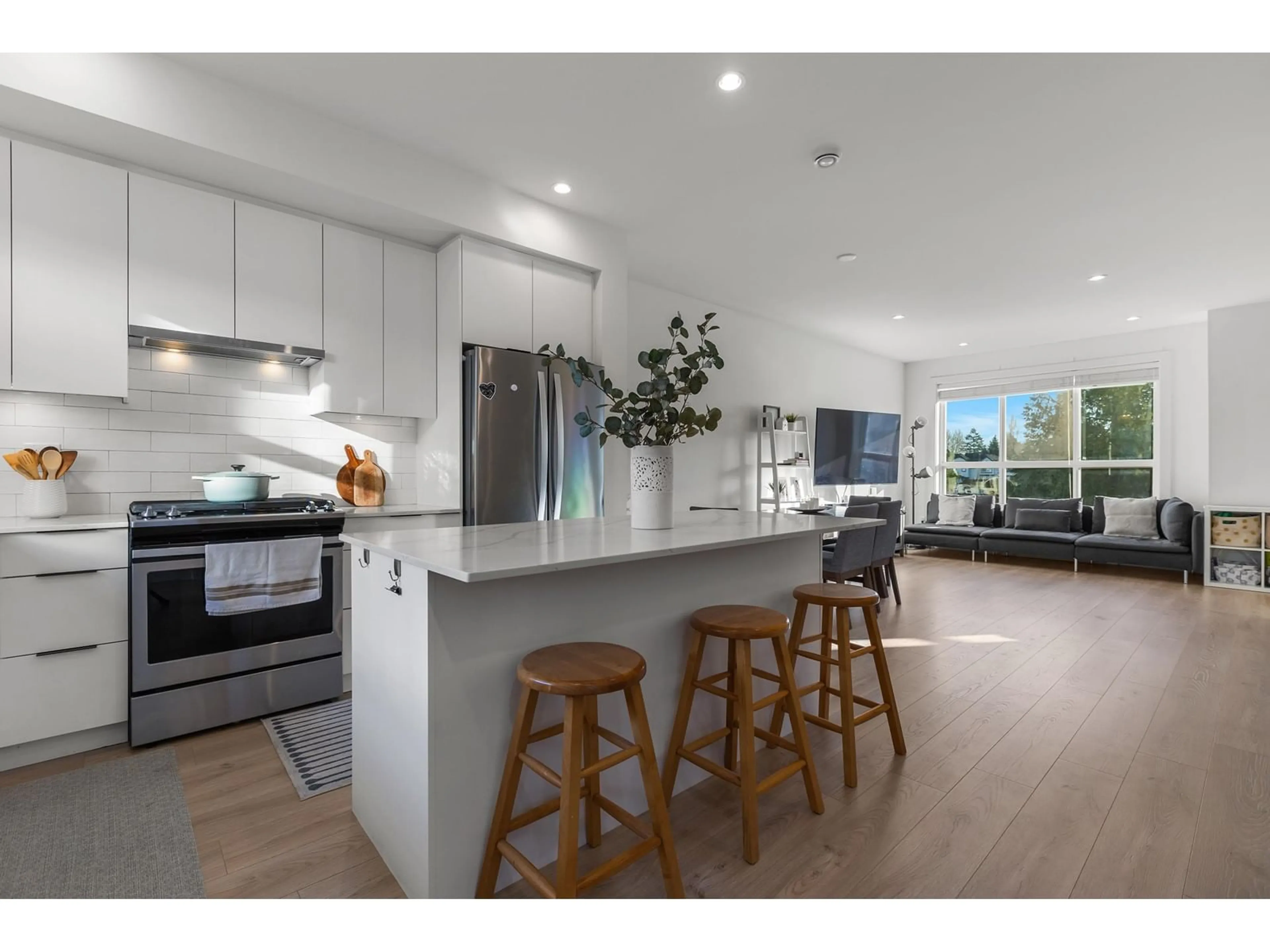 Open concept kitchen, unknown for 47 19255 ALOHA DRIVE, Surrey British Columbia V4N6T8