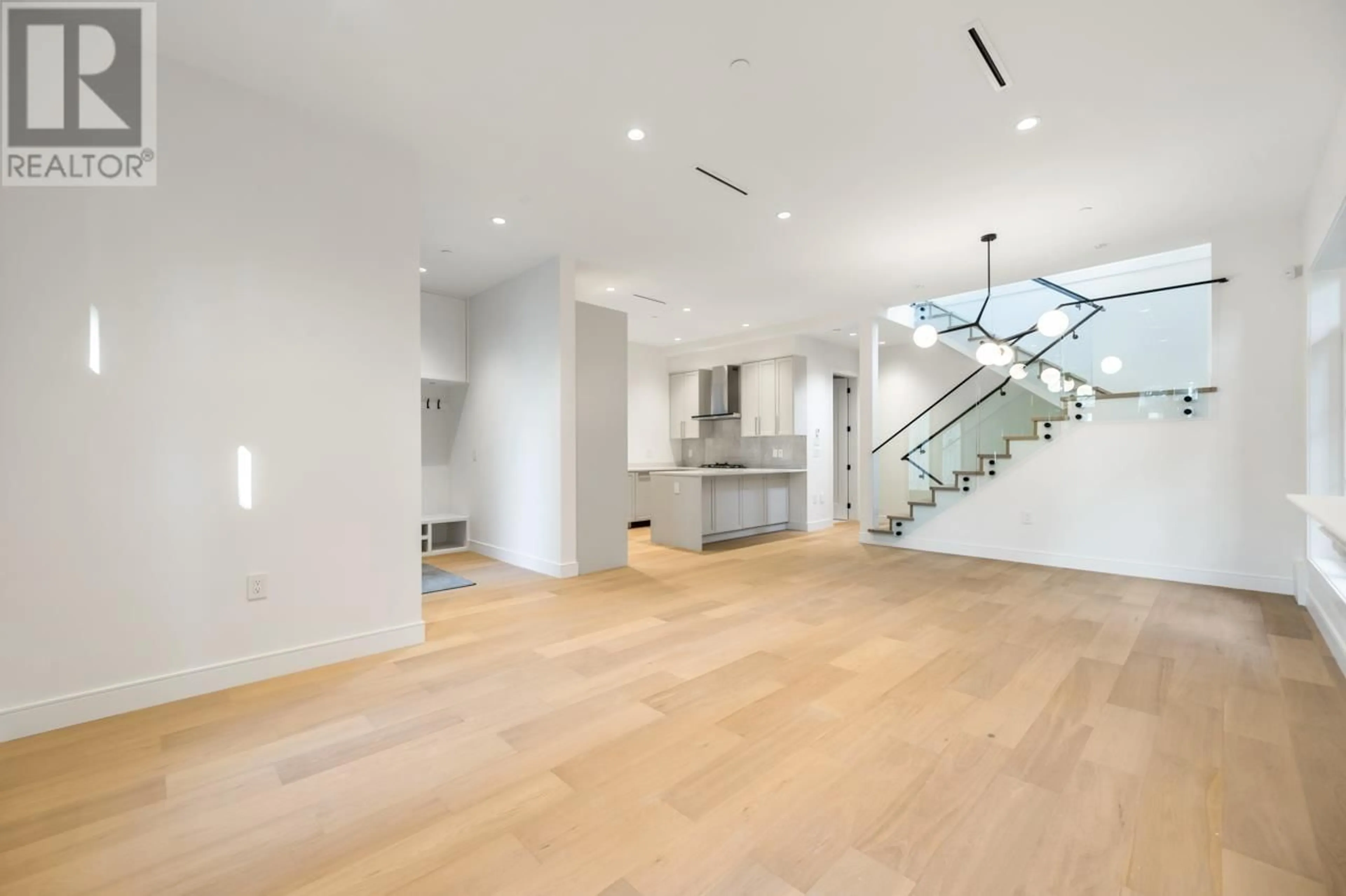 Indoor foyer for 5836 HIGHBURY STREET, Vancouver British Columbia V6N1Z1