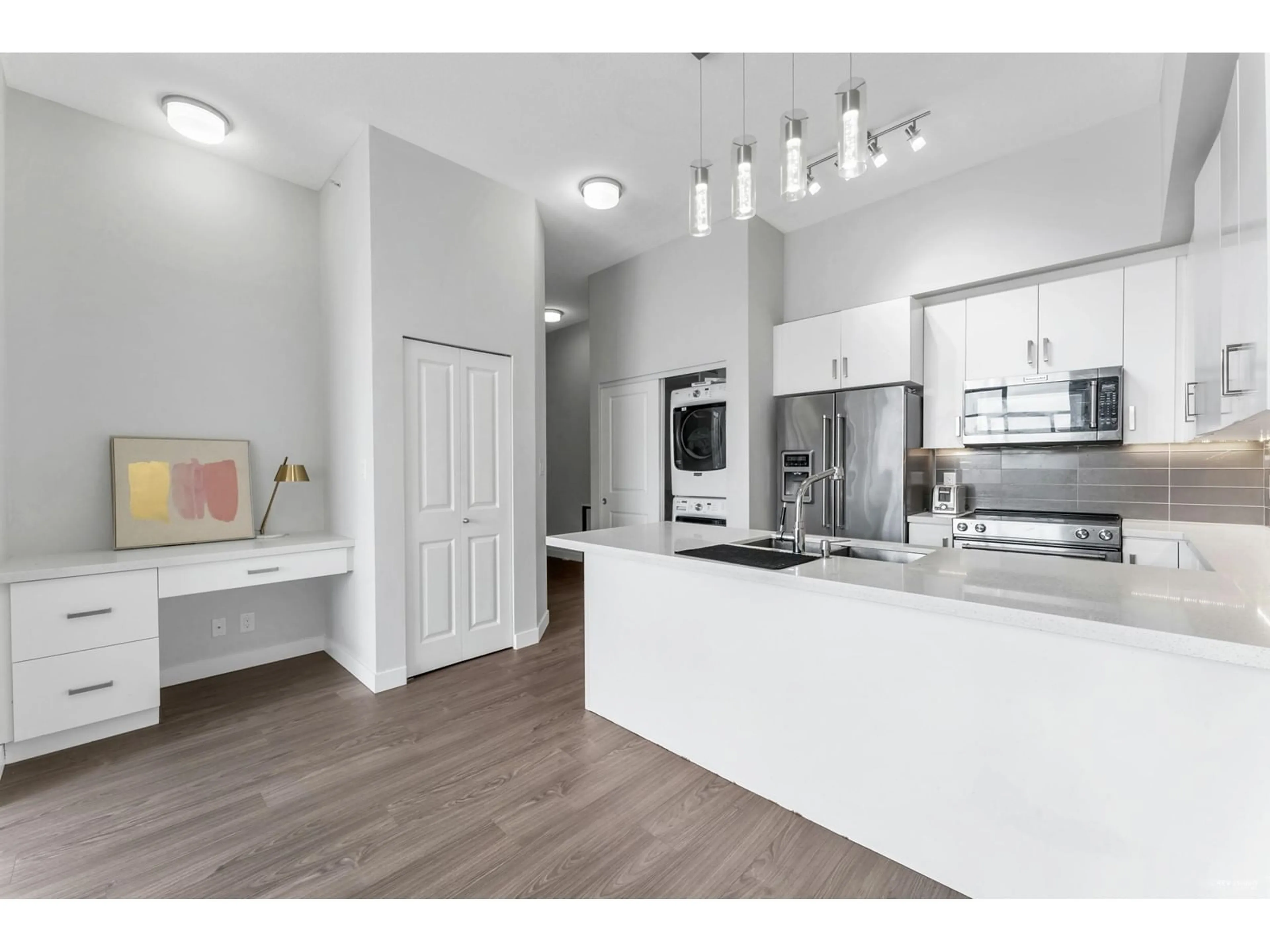 Open concept kitchen, unknown for 301 - 11967 80, Delta British Columbia V4C0E2