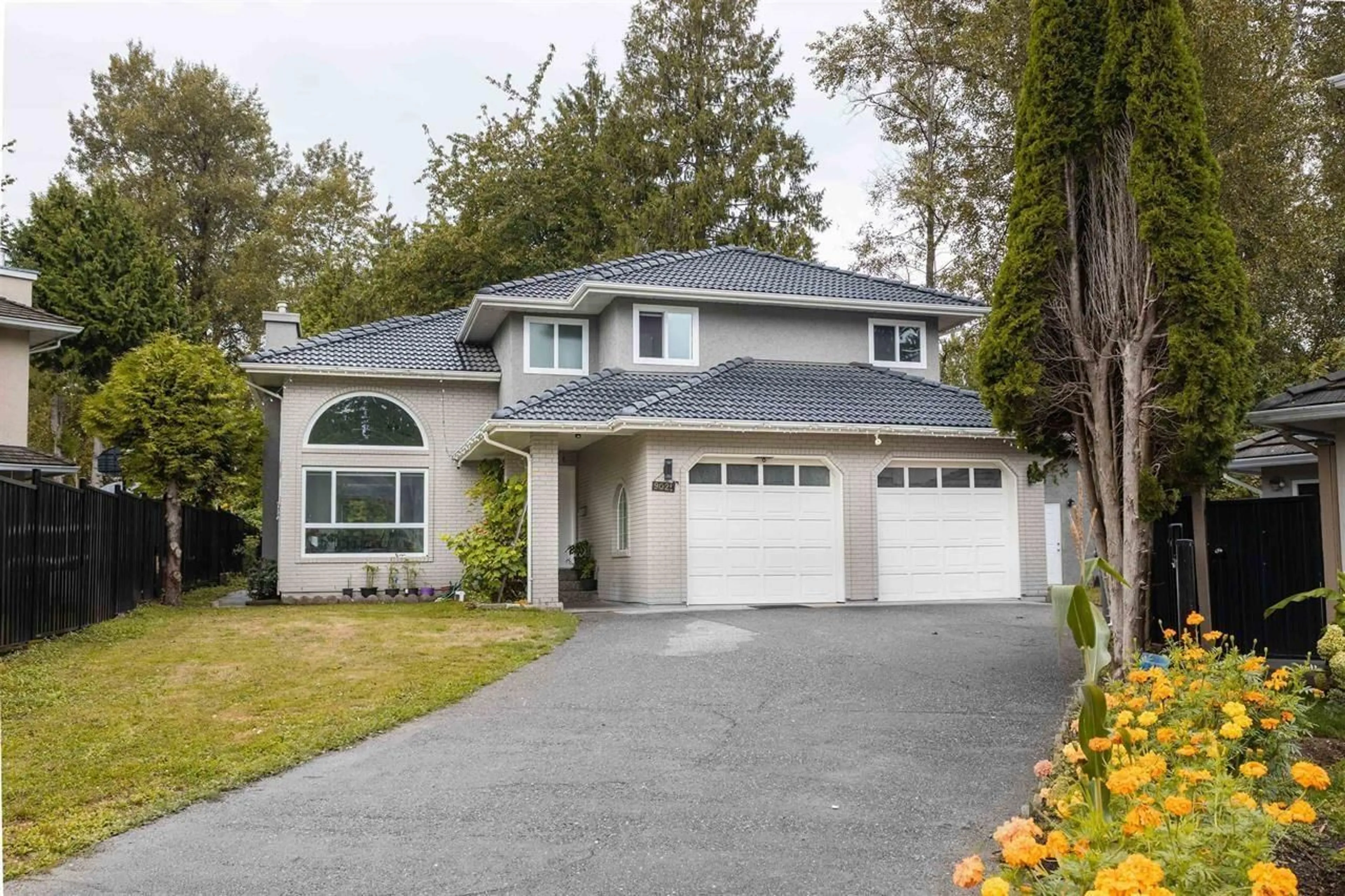 Home with vinyl exterior material, street for 9025 121 STREET, Surrey British Columbia V3V7W9