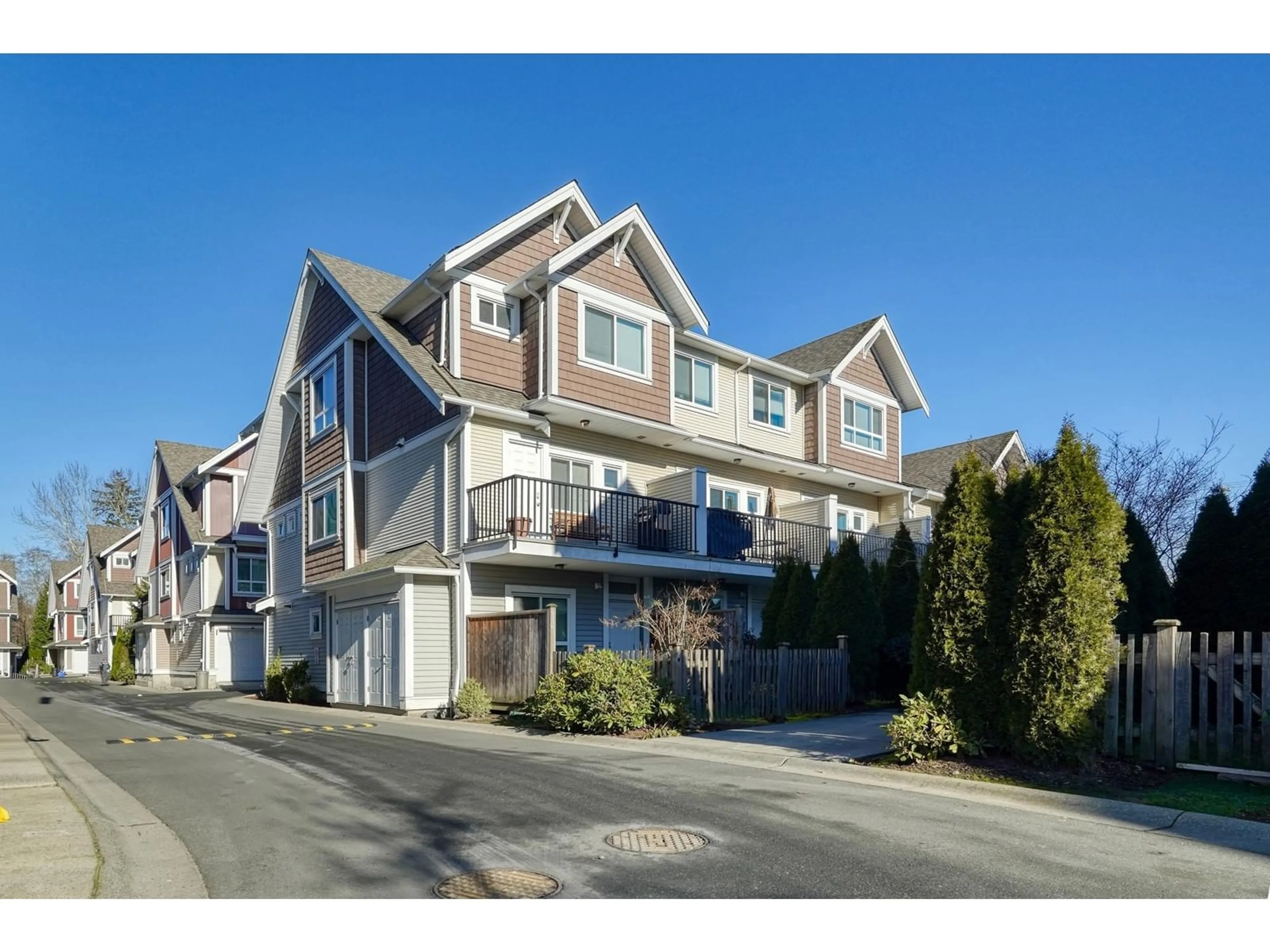 Home with vinyl exterior material, street for 26 7298 199A STREET, Langley British Columbia V2Y0H9