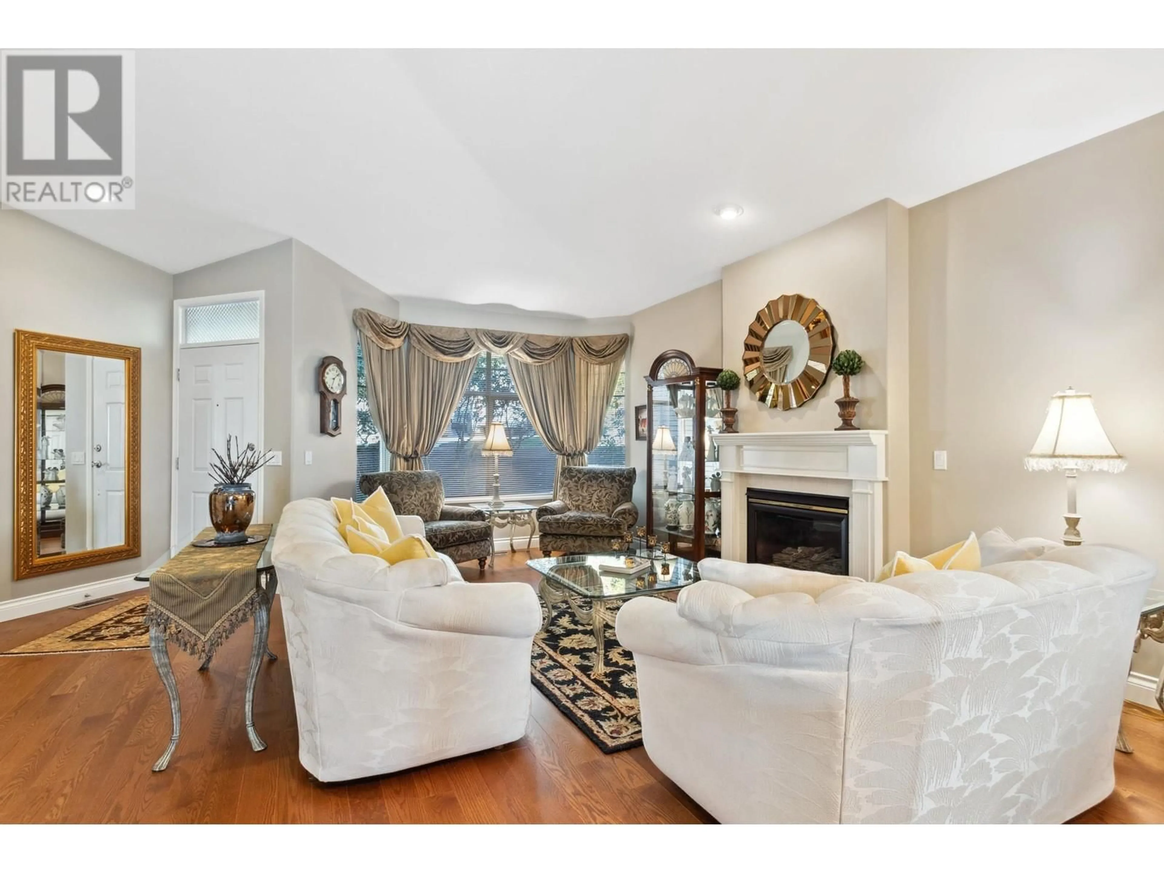 Living room with furniture, unknown for 121 - 2979 PANORAMA DRIVE, Coquitlam British Columbia V3E2W8
