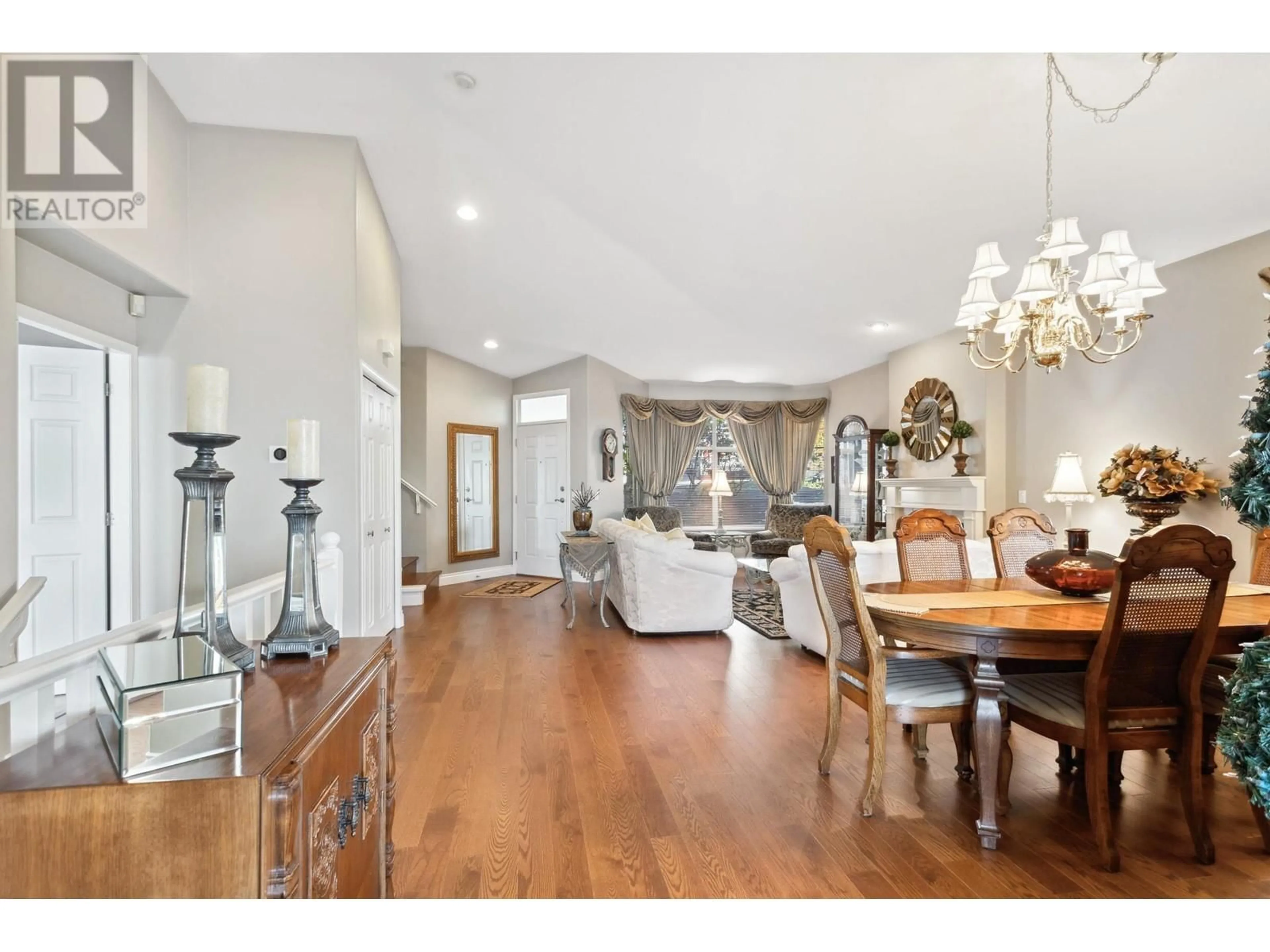 Open concept kitchen, wood/laminate floor for 121 - 2979 PANORAMA DRIVE, Coquitlam British Columbia V3E2W8