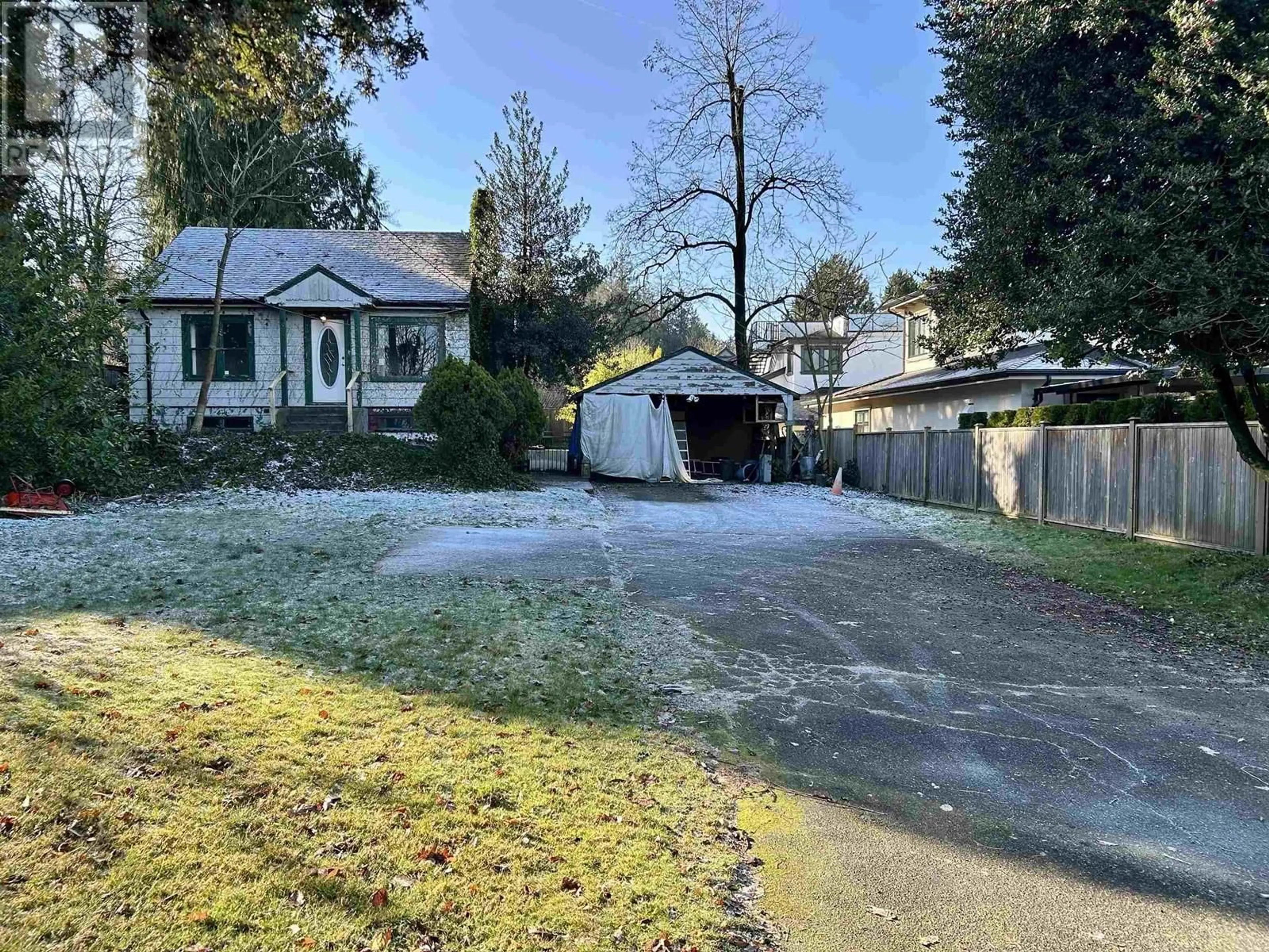 A pic from outside/outdoor area/front of a property/back of a property/a pic from drone, street for 6525 CANADA WAY, Burnaby British Columbia V5E3P5