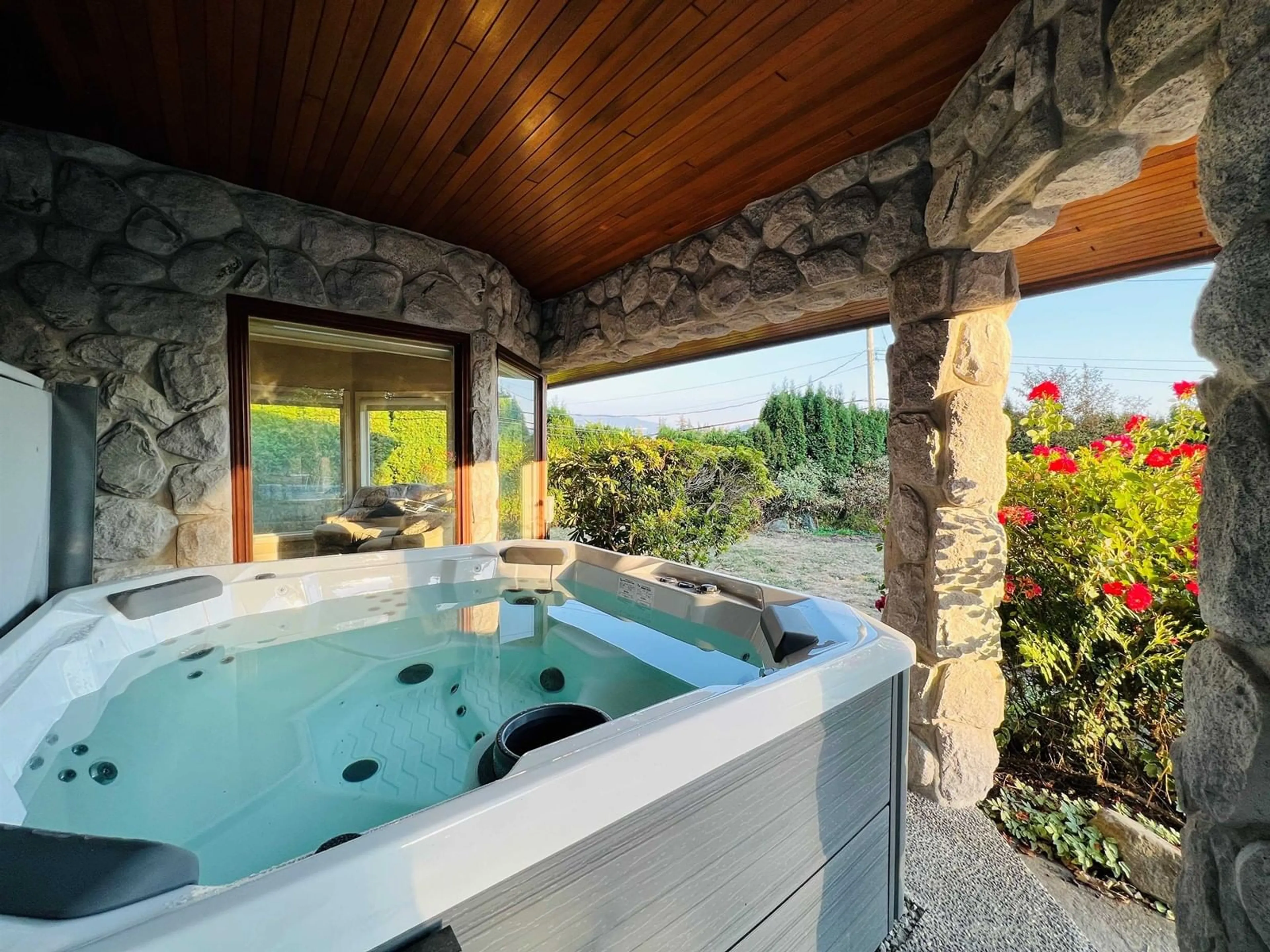 Contemporary bathroom, ceramic/tile floor for 35893 OLD YALE ROAD, Abbotsford British Columbia V3G2C6