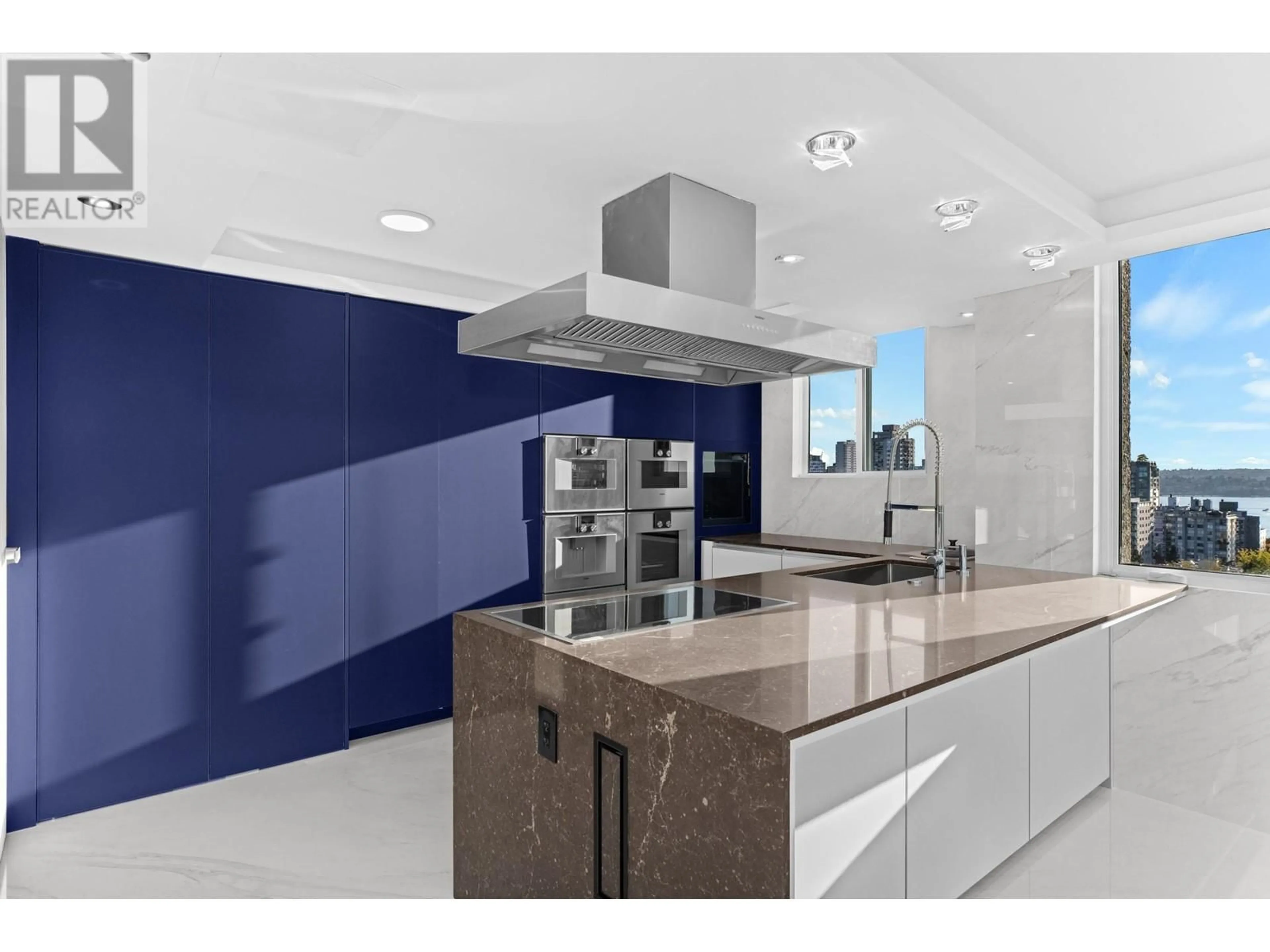 Contemporary kitchen, ceramic/tile floor for 1501 845 CHILCO STREET, Vancouver British Columbia V6G2R2