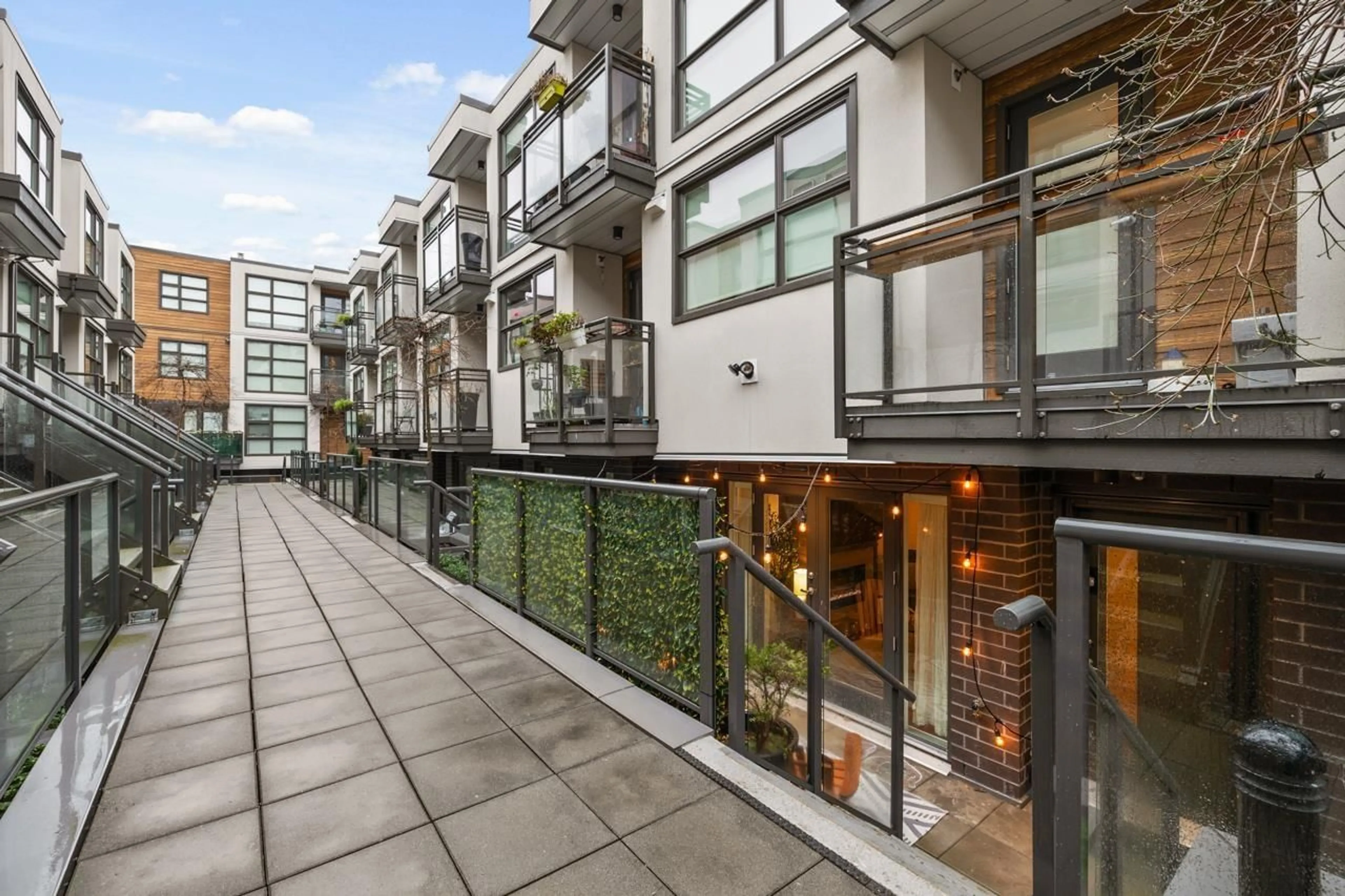 Patio, city buildings view from balcony for 7 14820 BUENA VISTA AVENUE, White Rock British Columbia V4B0B3