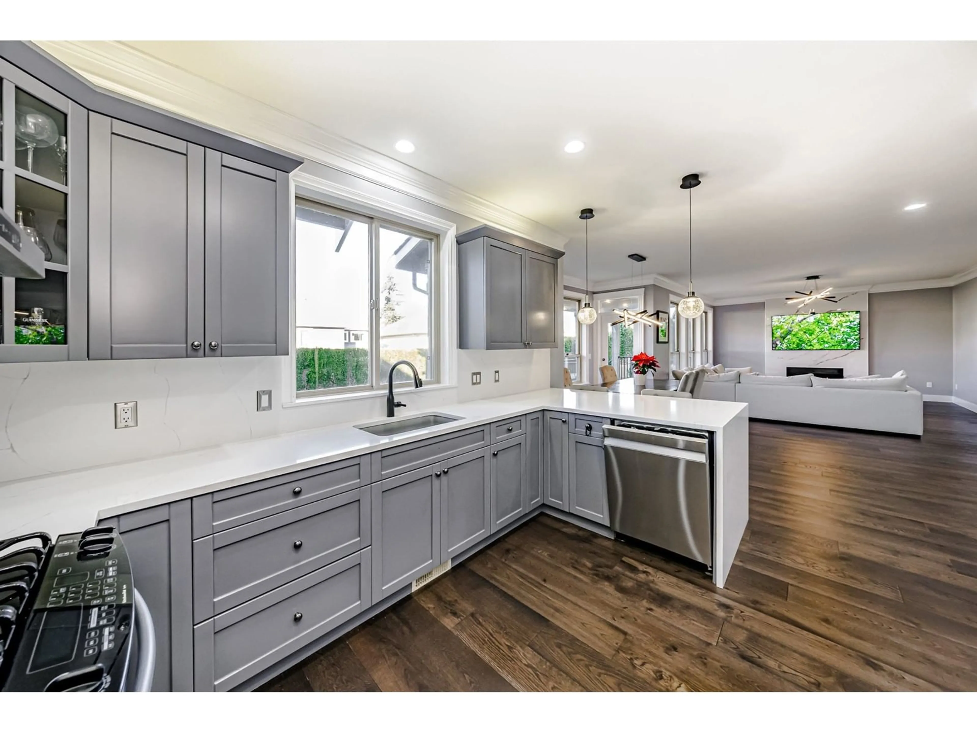 Open concept kitchen, unknown for 15485 37A AVENUE, Surrey British Columbia V3S0H6