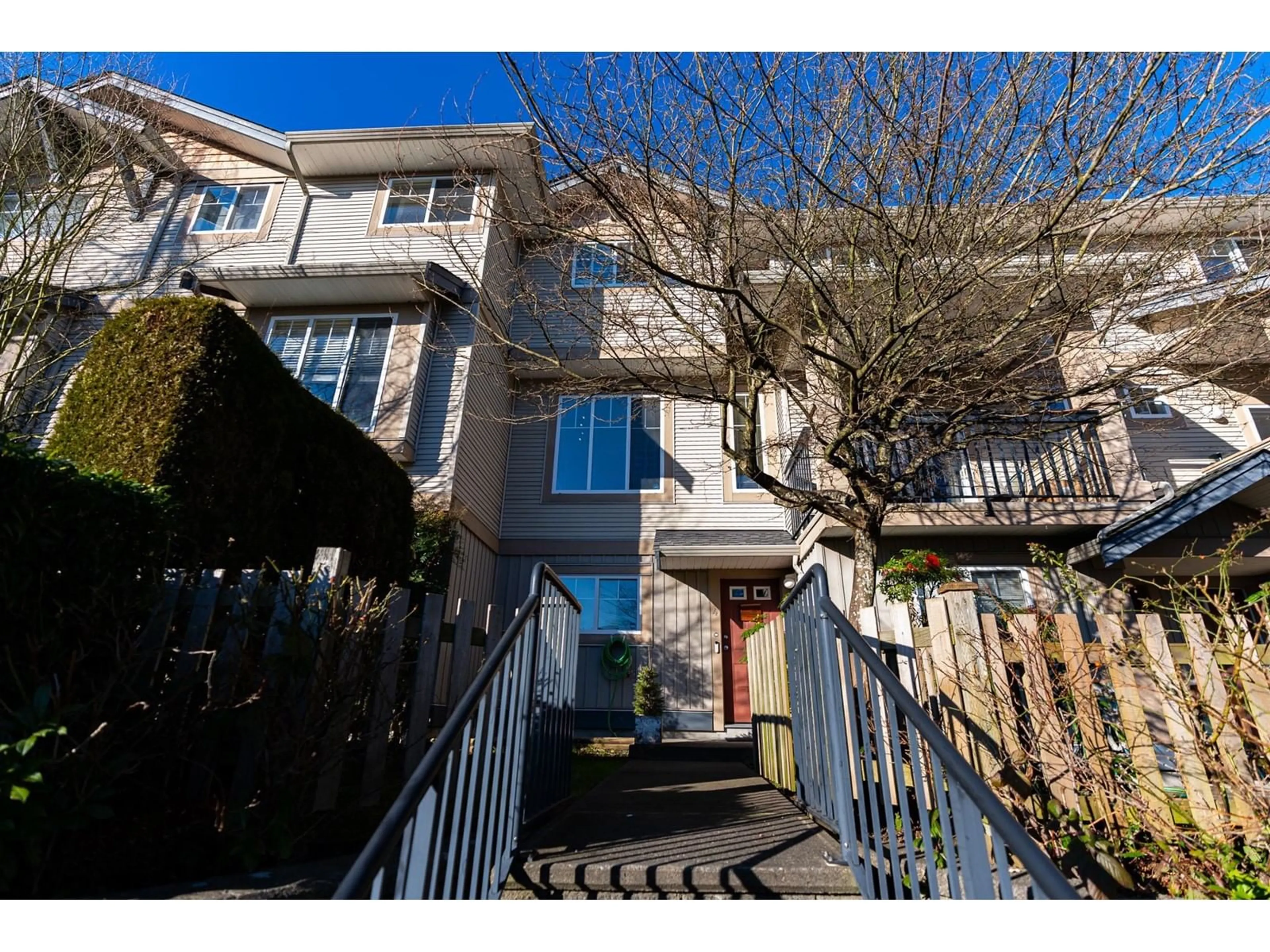 A pic from outside/outdoor area/front of a property/back of a property/a pic from drone, street for 4 5839 PANORAMA DRIVE, Surrey British Columbia V3S0P4